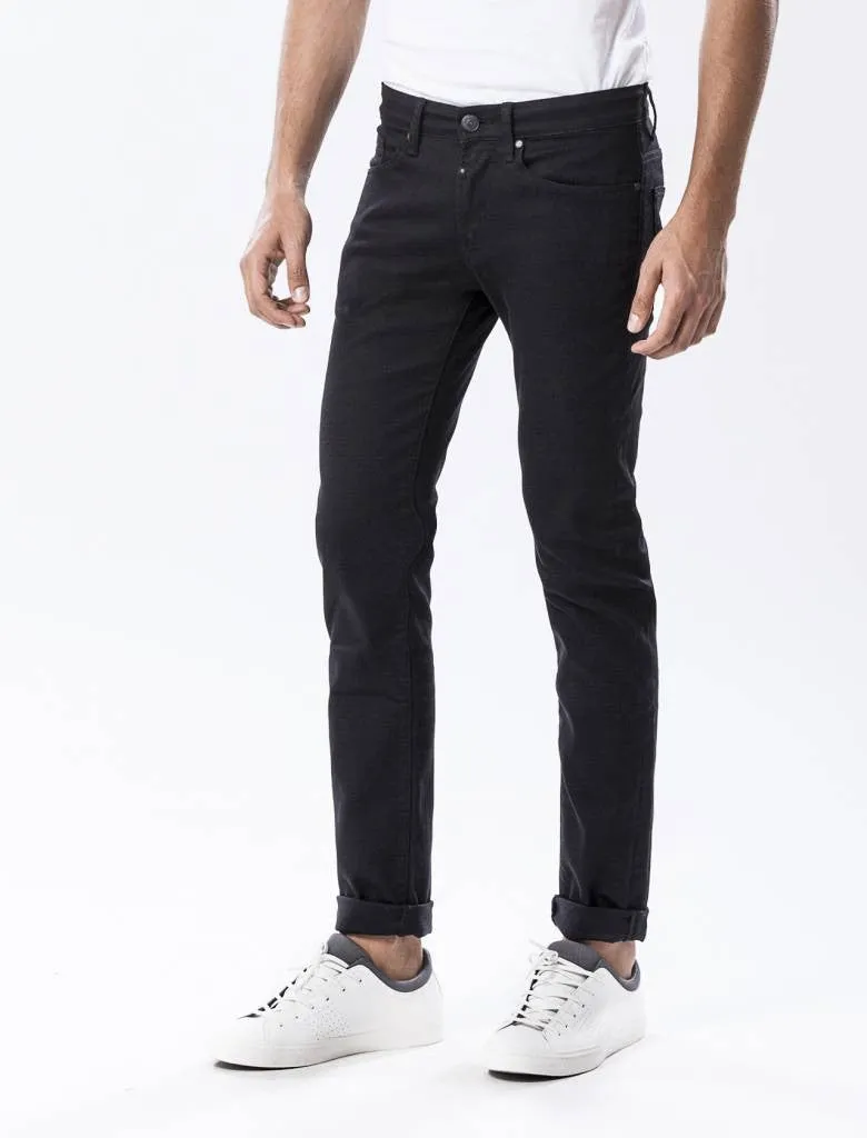 RAY Tapered Fit Jeans stay black