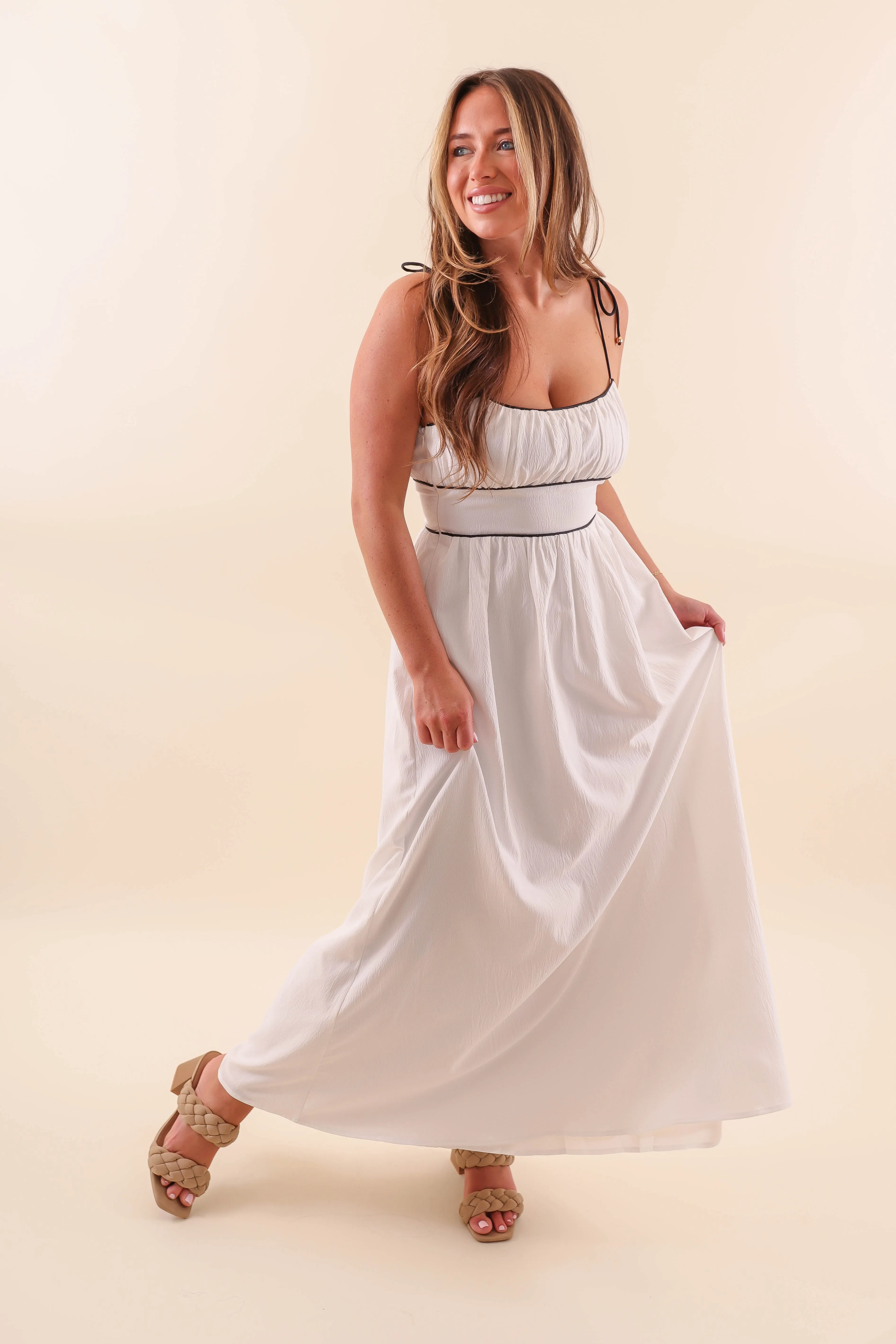 Event Mood Fluid Shape Reading Your Poems Maxi Dress-White