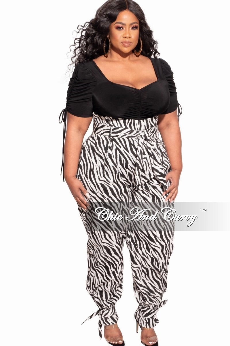 Wrinkle resistant fabric Ultra Soft Blend *Final Sale Plus Size Ruched Bodysuit in Black