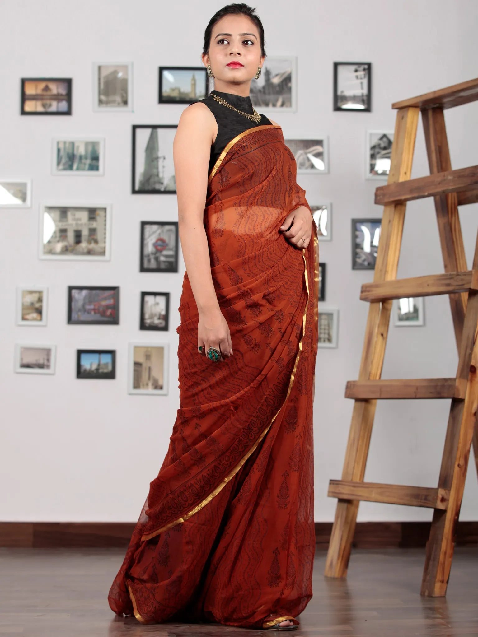 Red Black Hand Block Printed Chiffon Saree with Zari Border - S031702774
