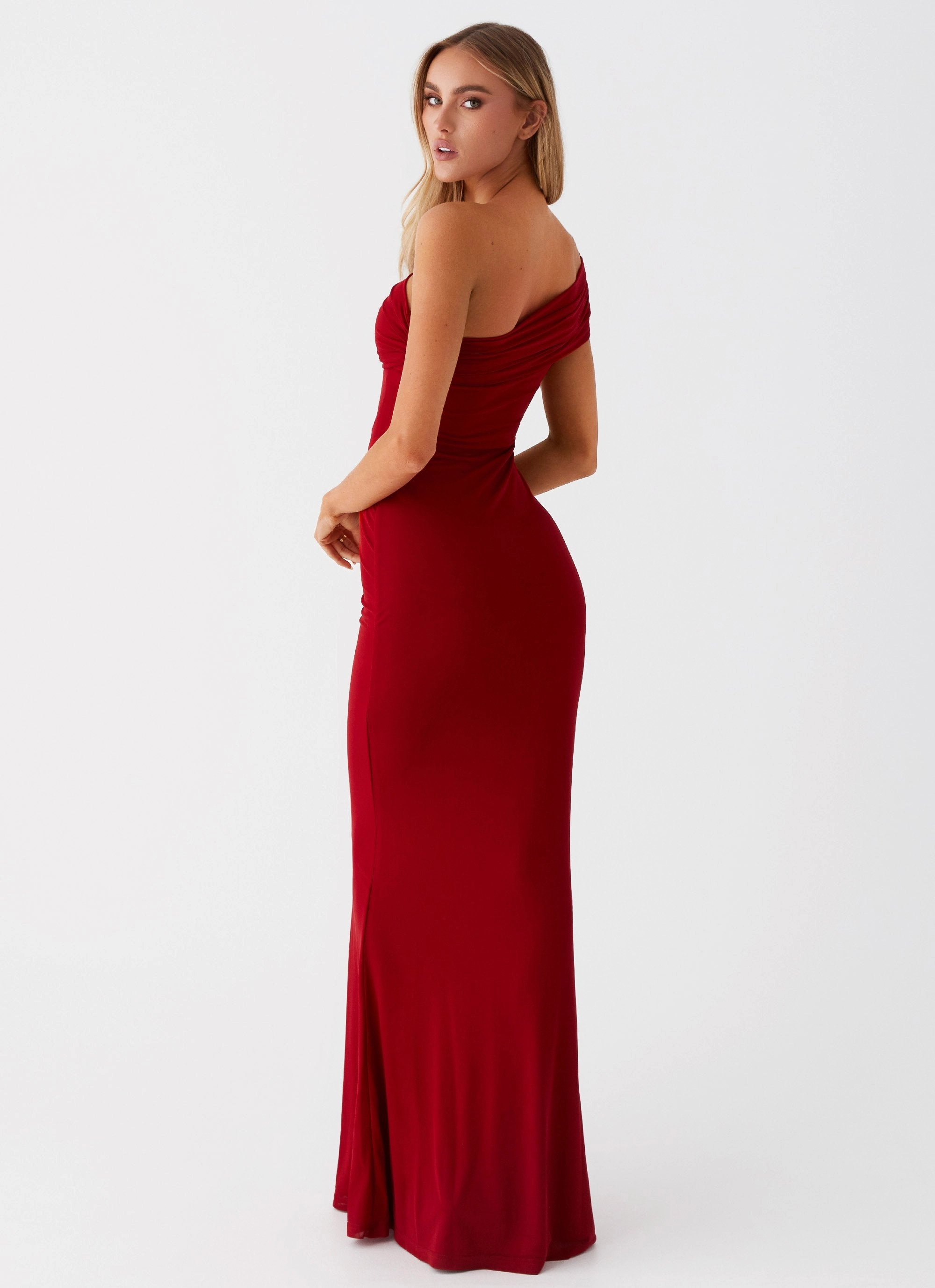 Refined Feel Reine Maxi Dress - Red