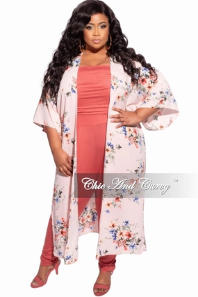 *Final Sale Plus Size 3/4 Sleeve Duster with Light Pink Background and Multicolor Floral Print Quick Layer Corduroy texture