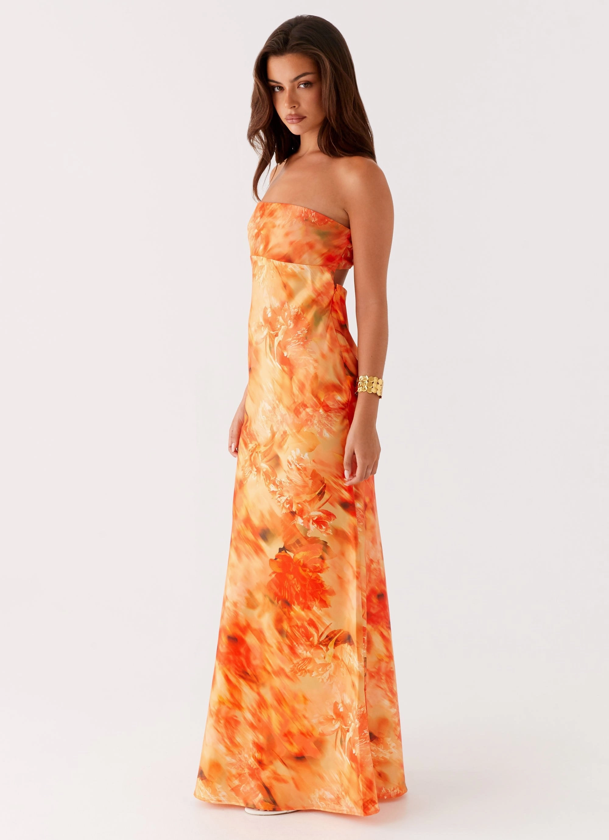 Fashion-Forward Sharp Design Carmen Maxi Dress - Sunset Floral