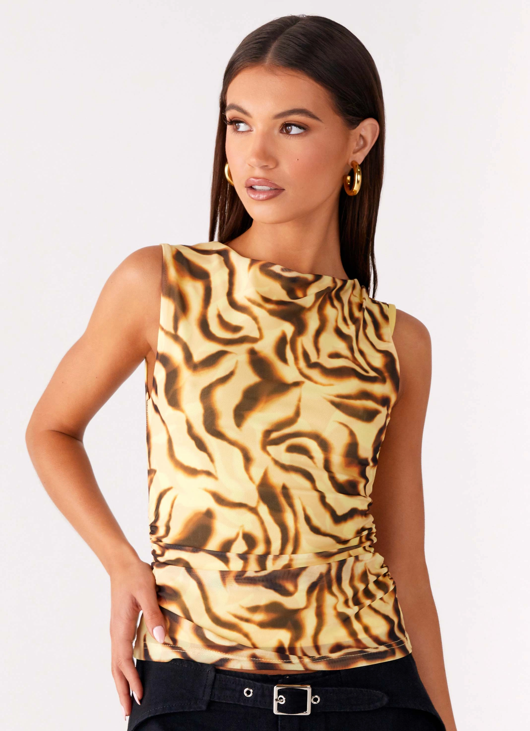 Roll Up Sleeve System On Read Tank Top - Yellow Zebra