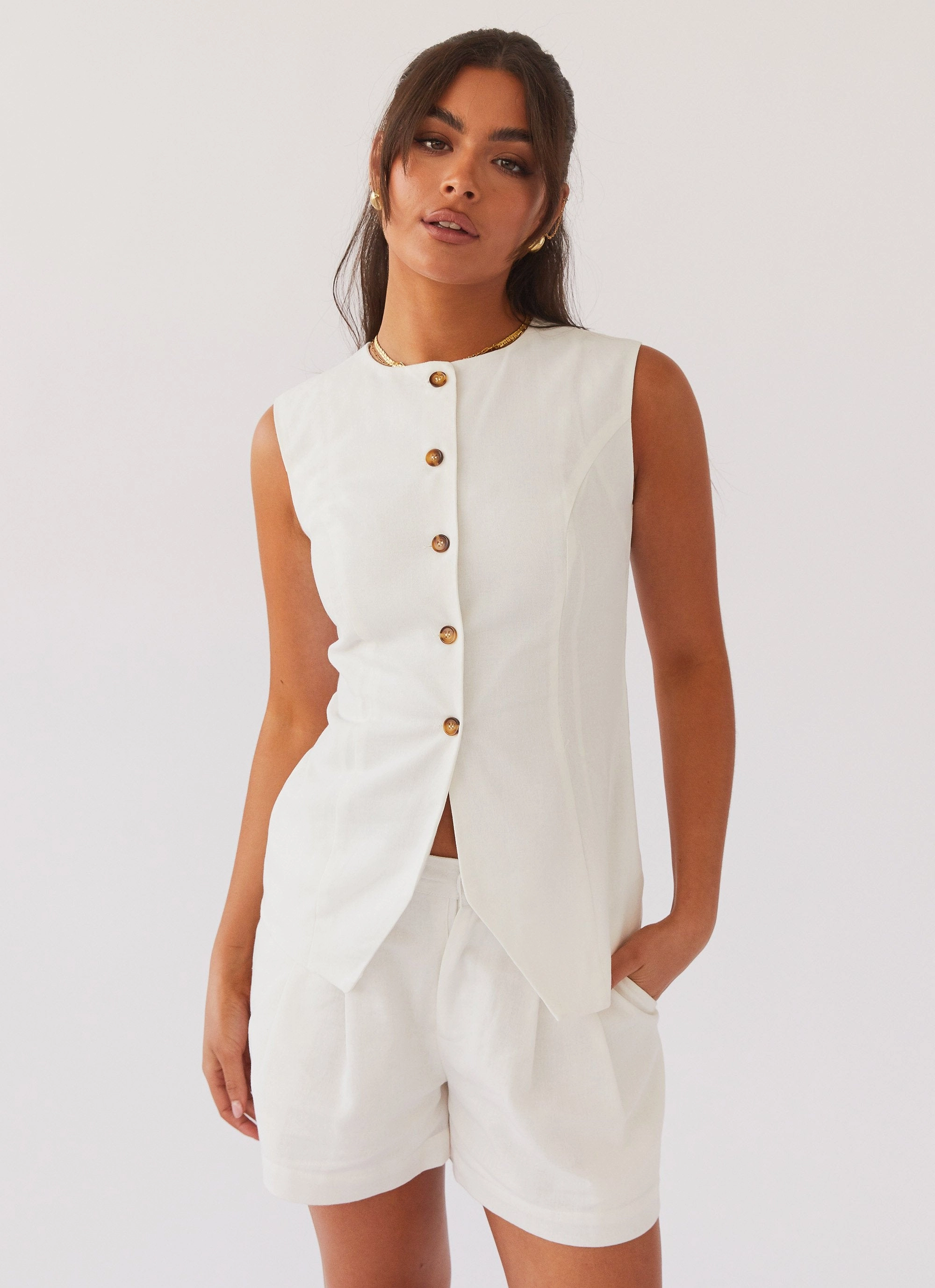Metallic accents Born For Bordeaux Linen Shorts - White