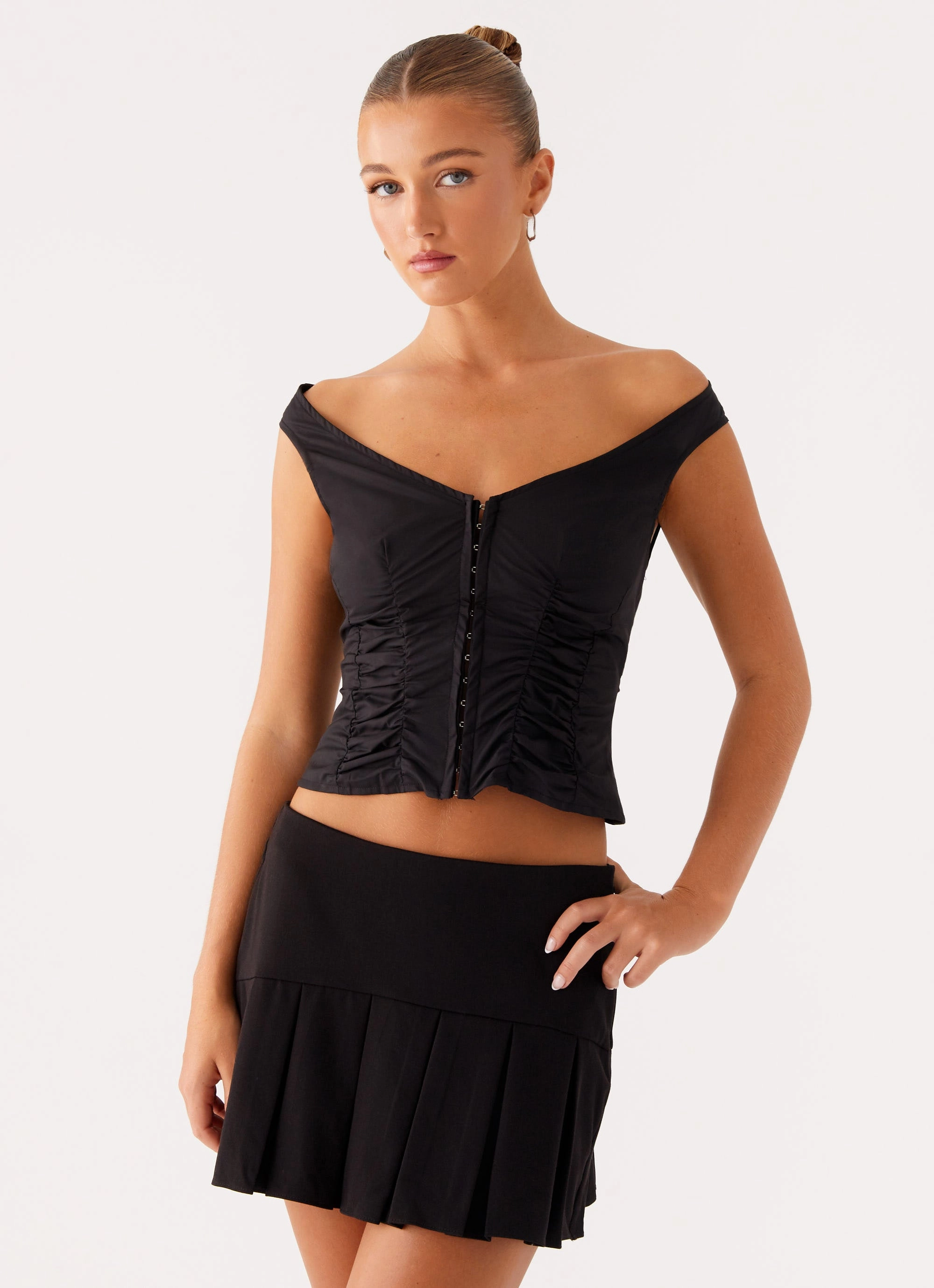 Shelby Pleated Mini Skirt - Black HeatRegulating