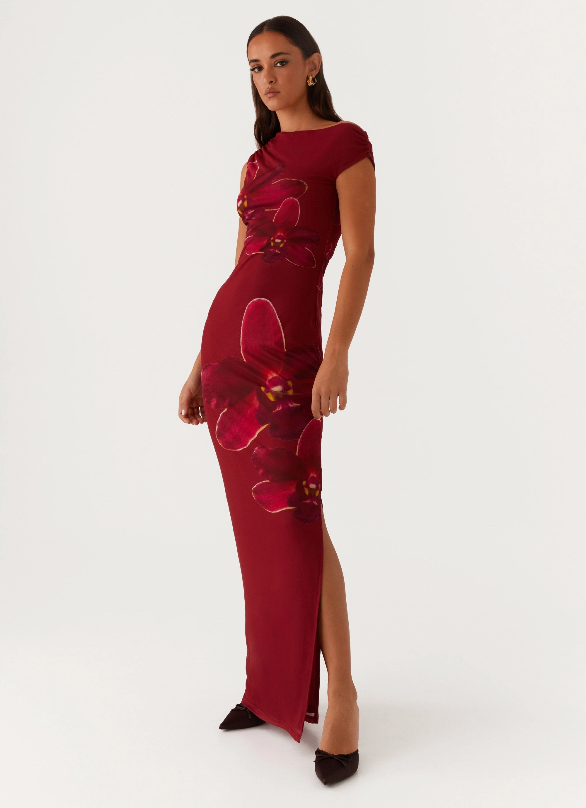 Showtime Maxi Dress - Maroon Classic Layering Soft Flow