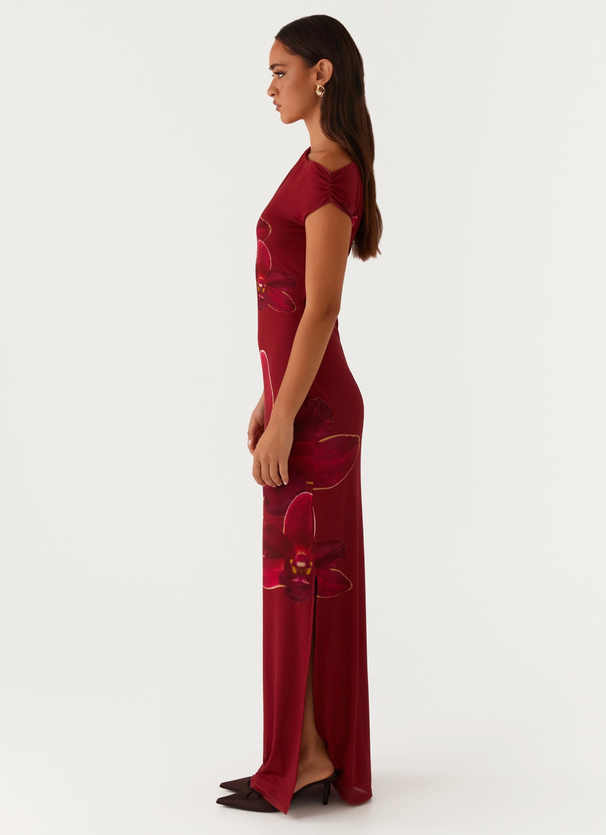 Perfect Layering Showtime Maxi Dress - Maroon