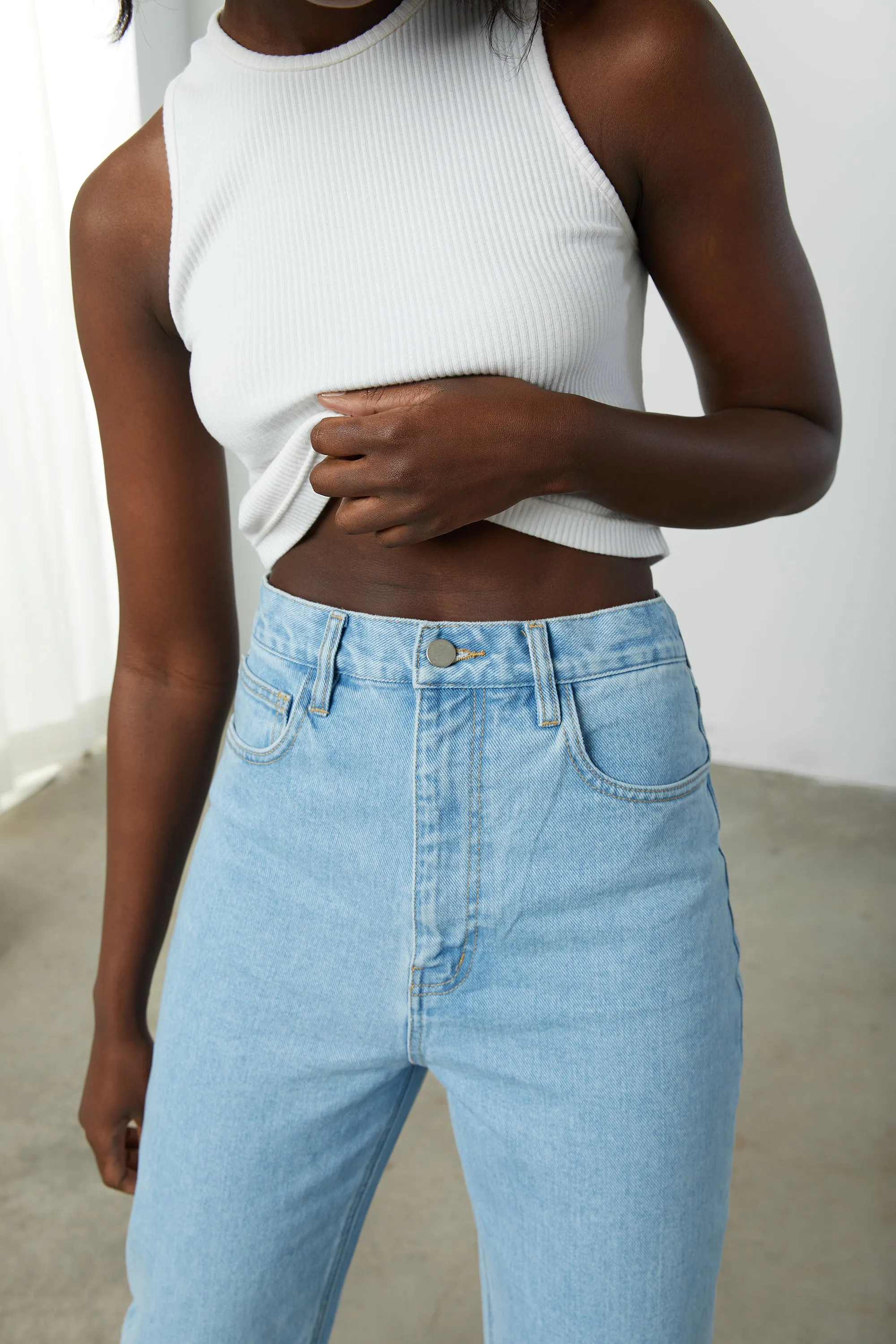 SIDE SLIT JEANS
