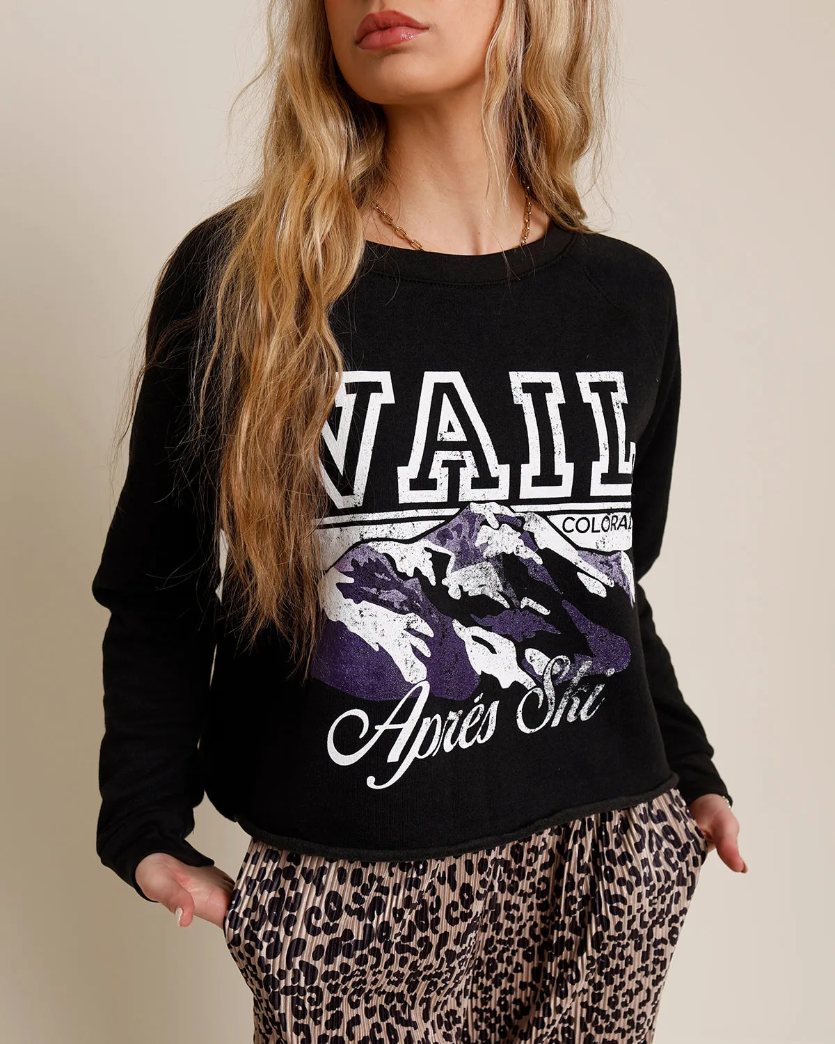 SKI RESORT LOVE CROP CREW