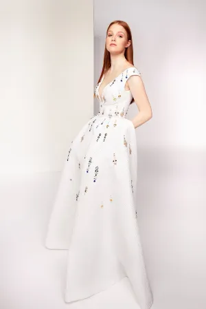 Sleeveless Princess Dress with Embroidery