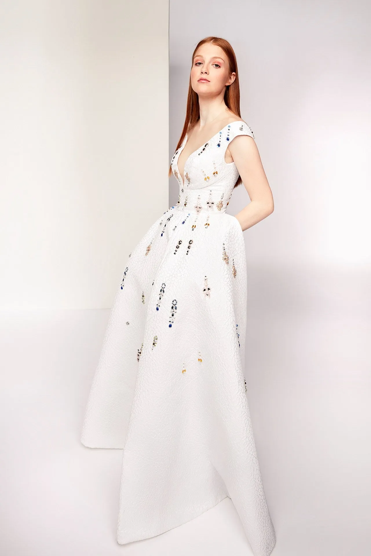 Sleeveless Princess Dress with Embroidery