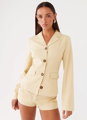 Mercury Fitted Jacket - Butter Warm Essentials Sleek Layer Fit