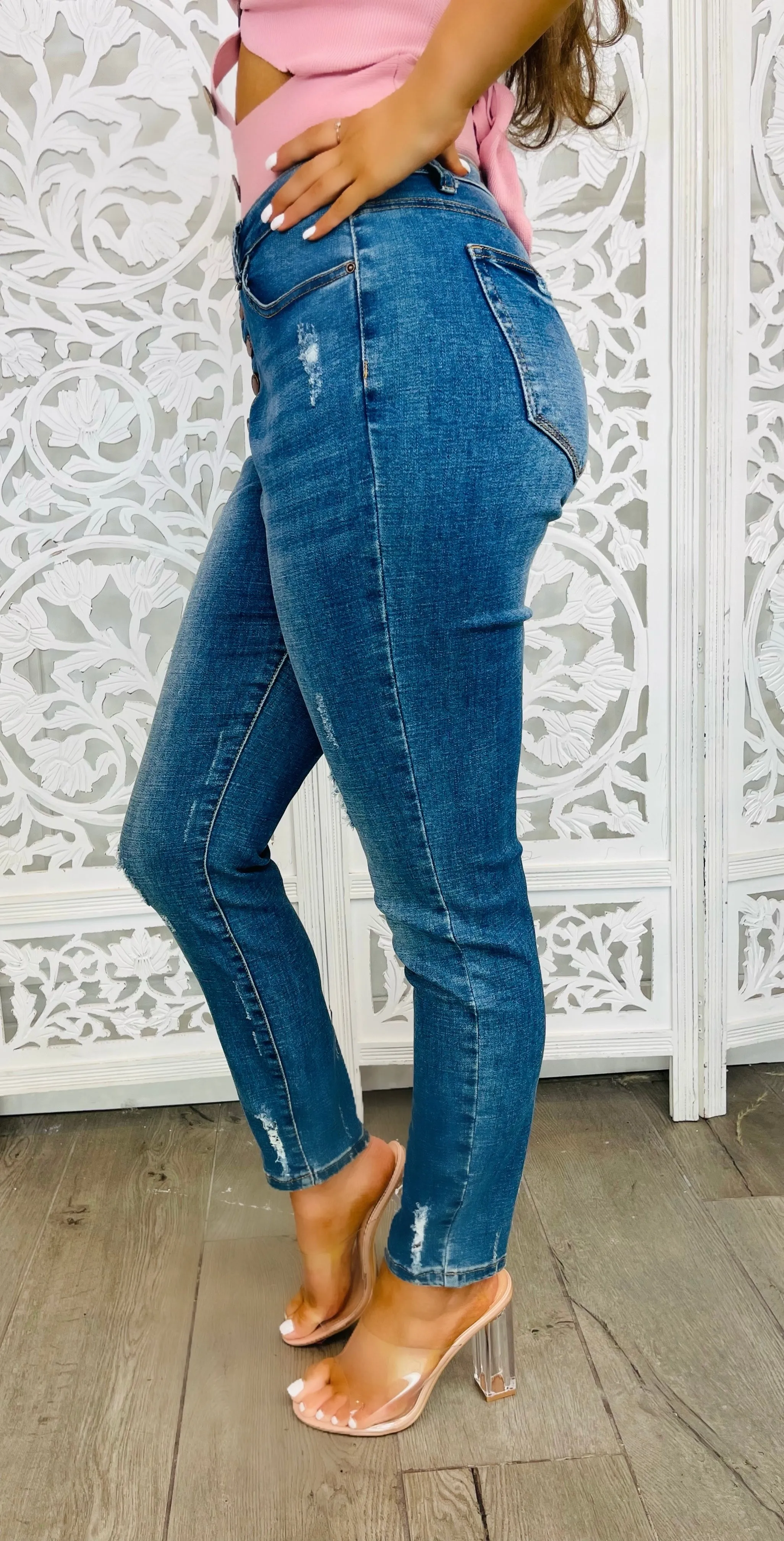 SO IT GOES Hight Rise 5 Button Distressed Skinny Jeans