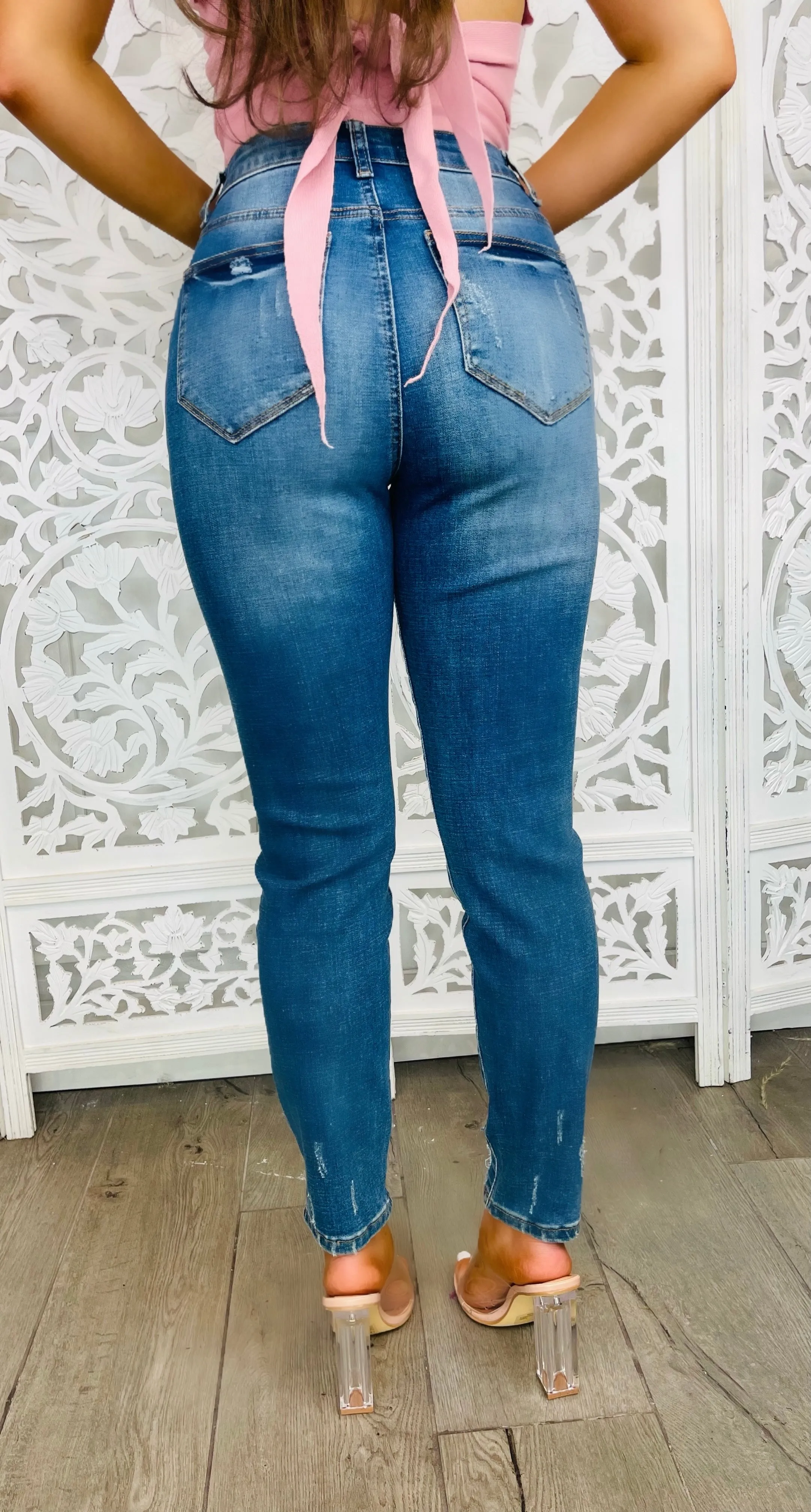 SO IT GOES Hight Rise 5 Button Distressed Skinny Jeans