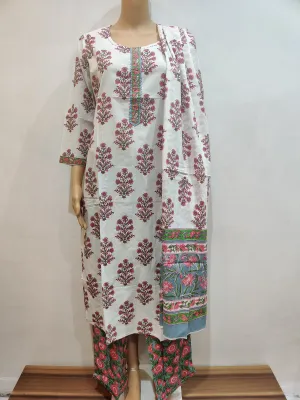 Soapwort Kurta pant dupatta set