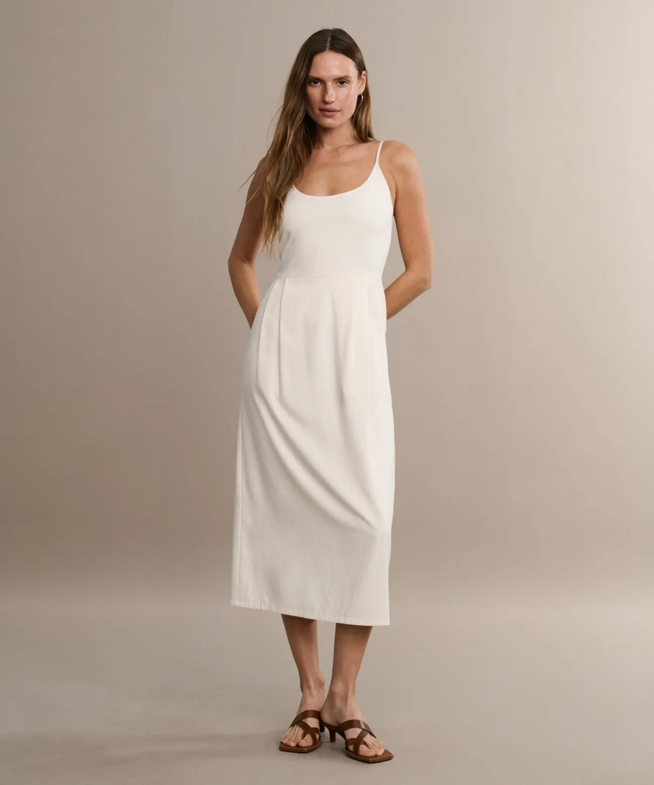 Rove Dress Sharp Look Elegant knee-length dress