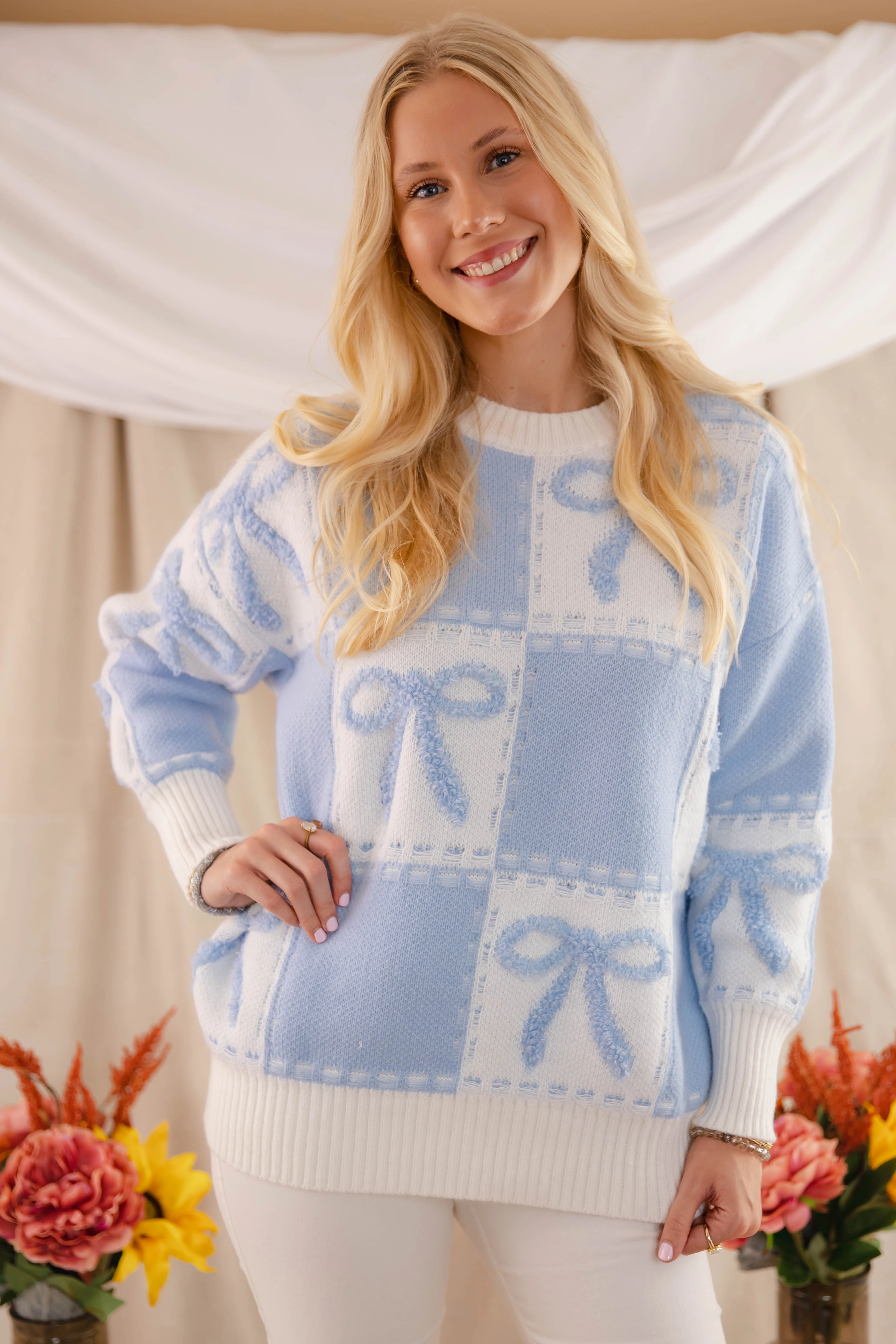 Adjustable drawstring CollapsibleFrame Something Timeless Sweater-Blue