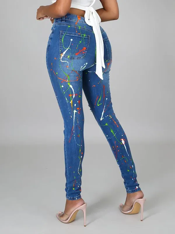 Spraying Ripped Jeans