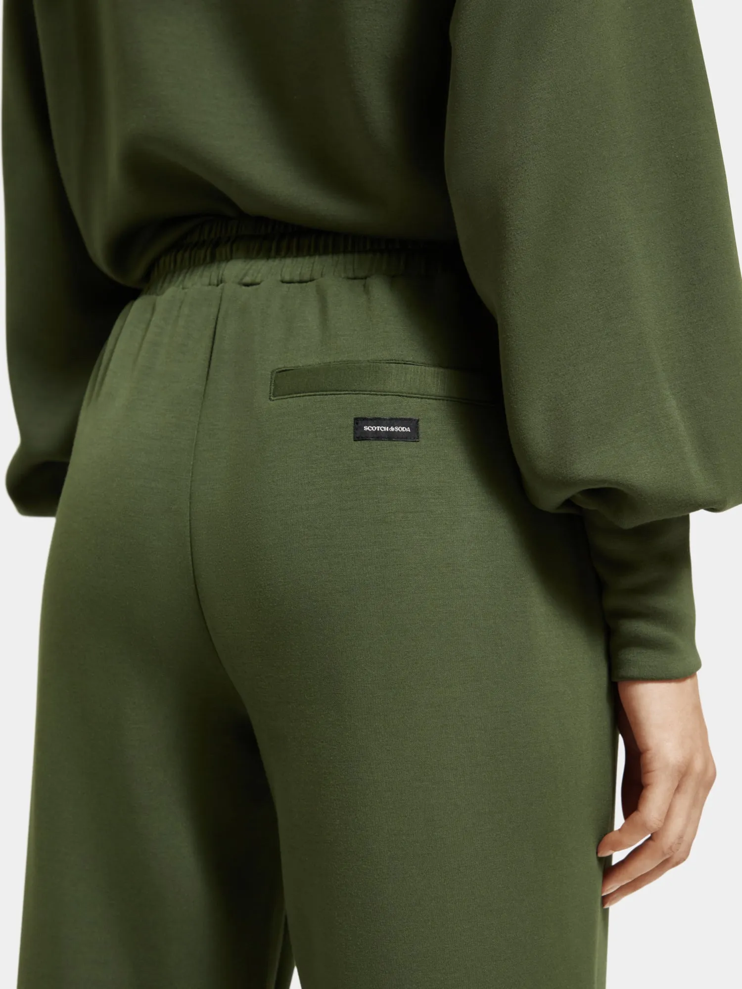 Straight leg sweatpants