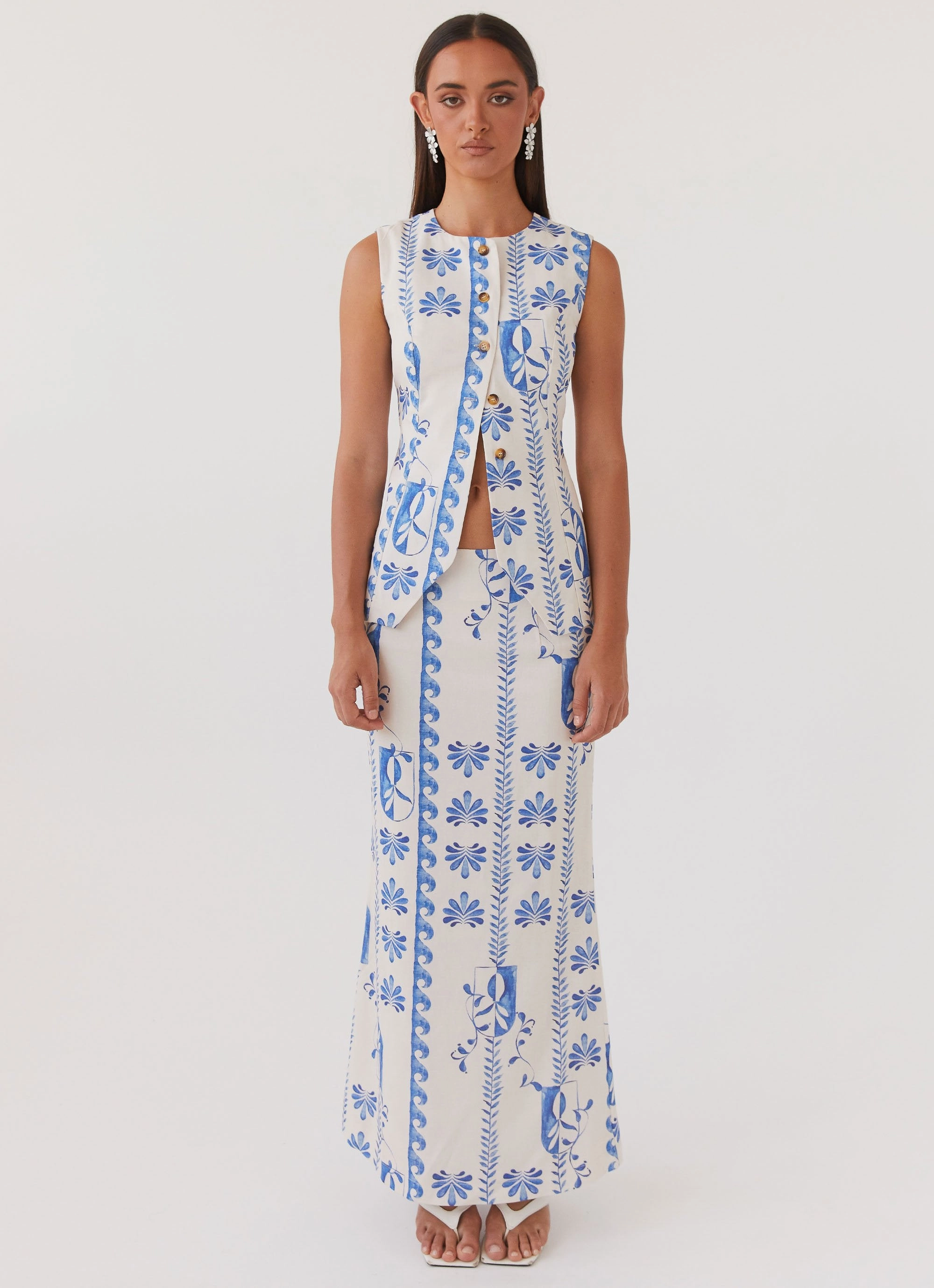 ThermalRegulating LowProfileSeams Born For Bordeaux Linen Vest - Floral Wave