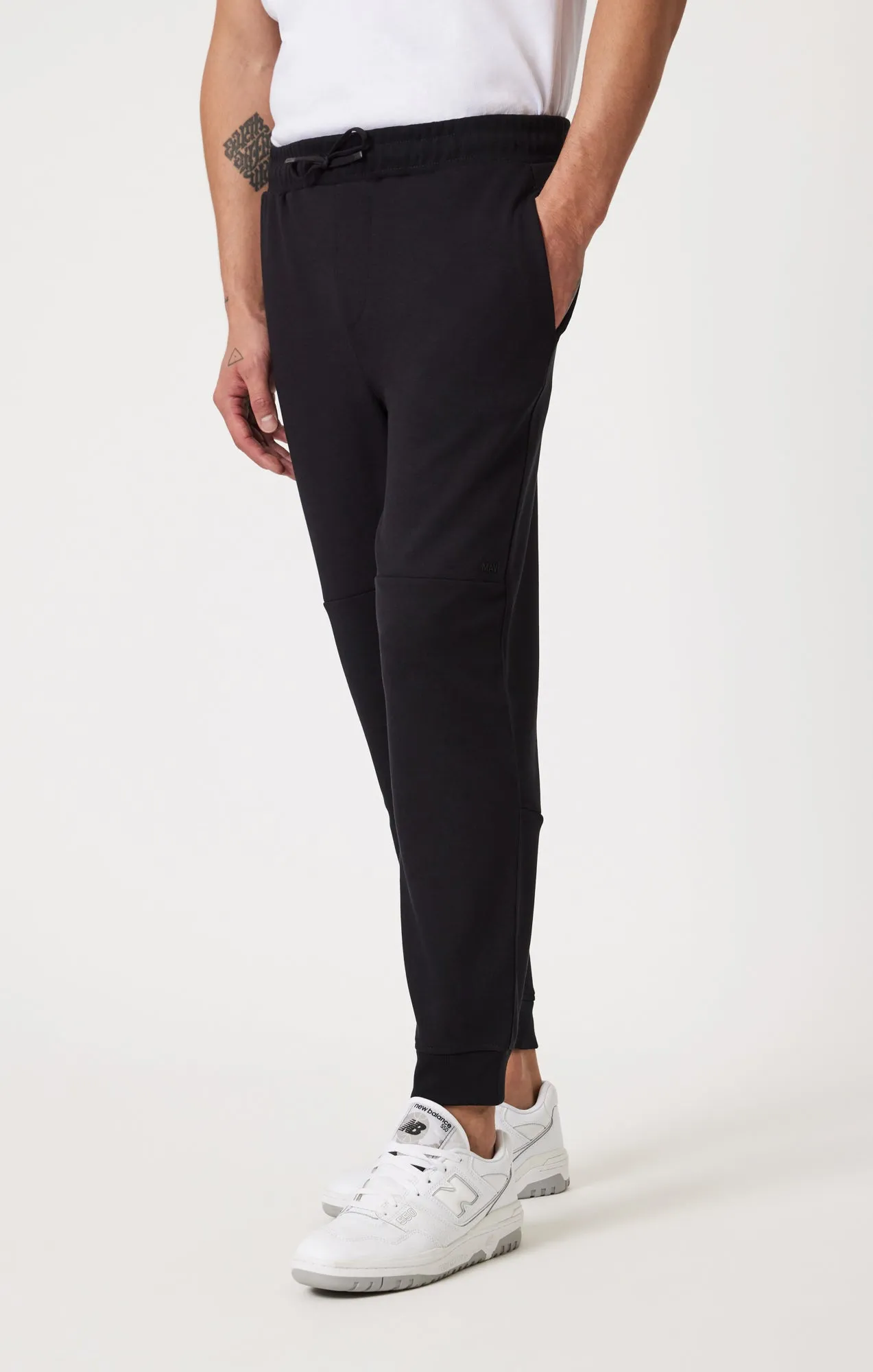 SWEATPANTS IN BLACK