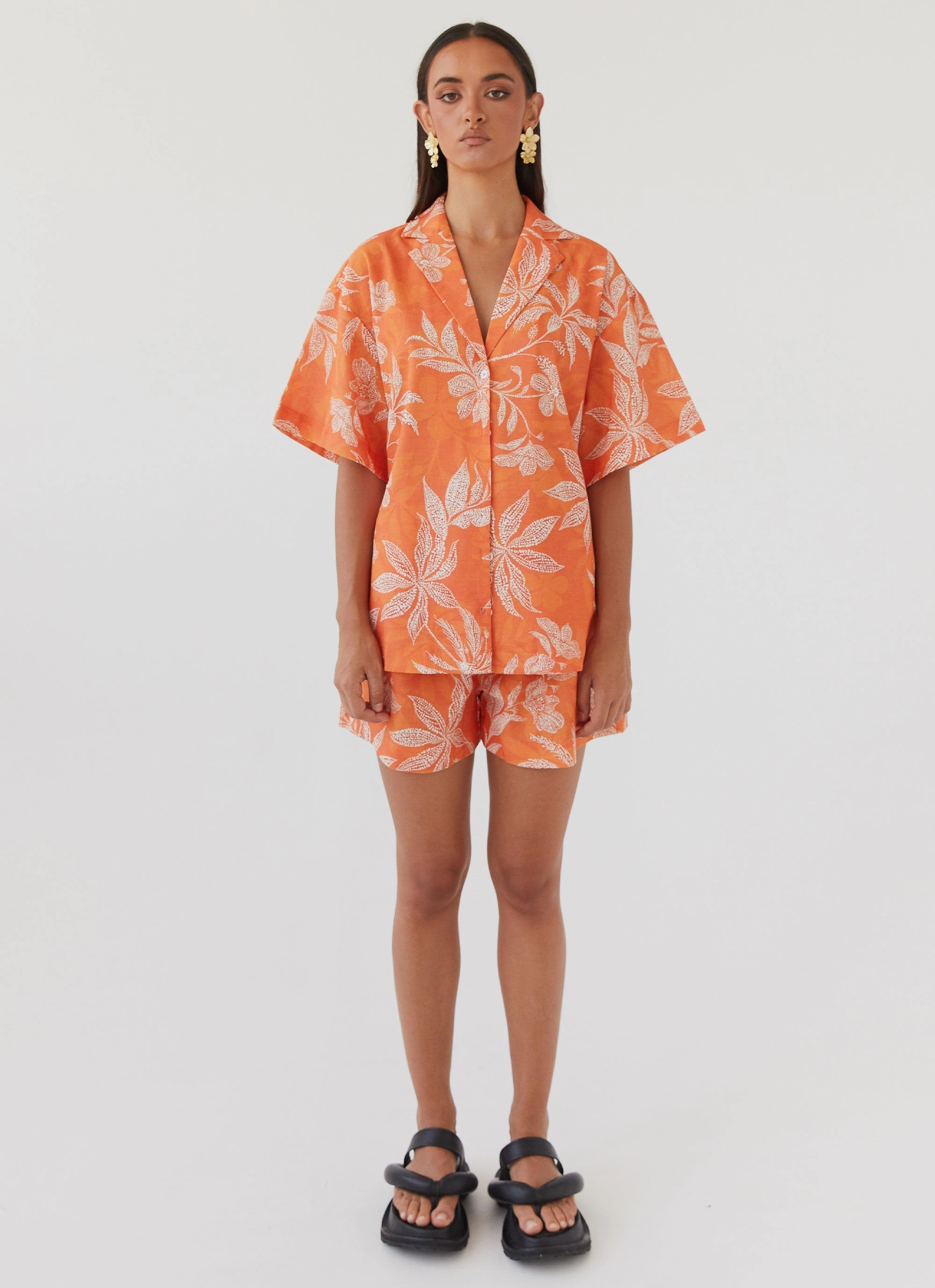 Subtle Color Tone Stretchable Material Sweet Relief Oversized Linen Shirt - Tropic Sunset