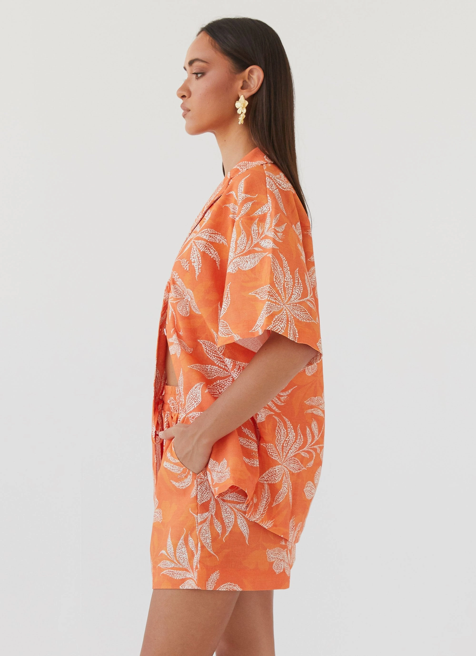 Minimal Detail Hypoallergenic Textile Sweet Relief Oversized Linen Shirt - Tropic Sunset