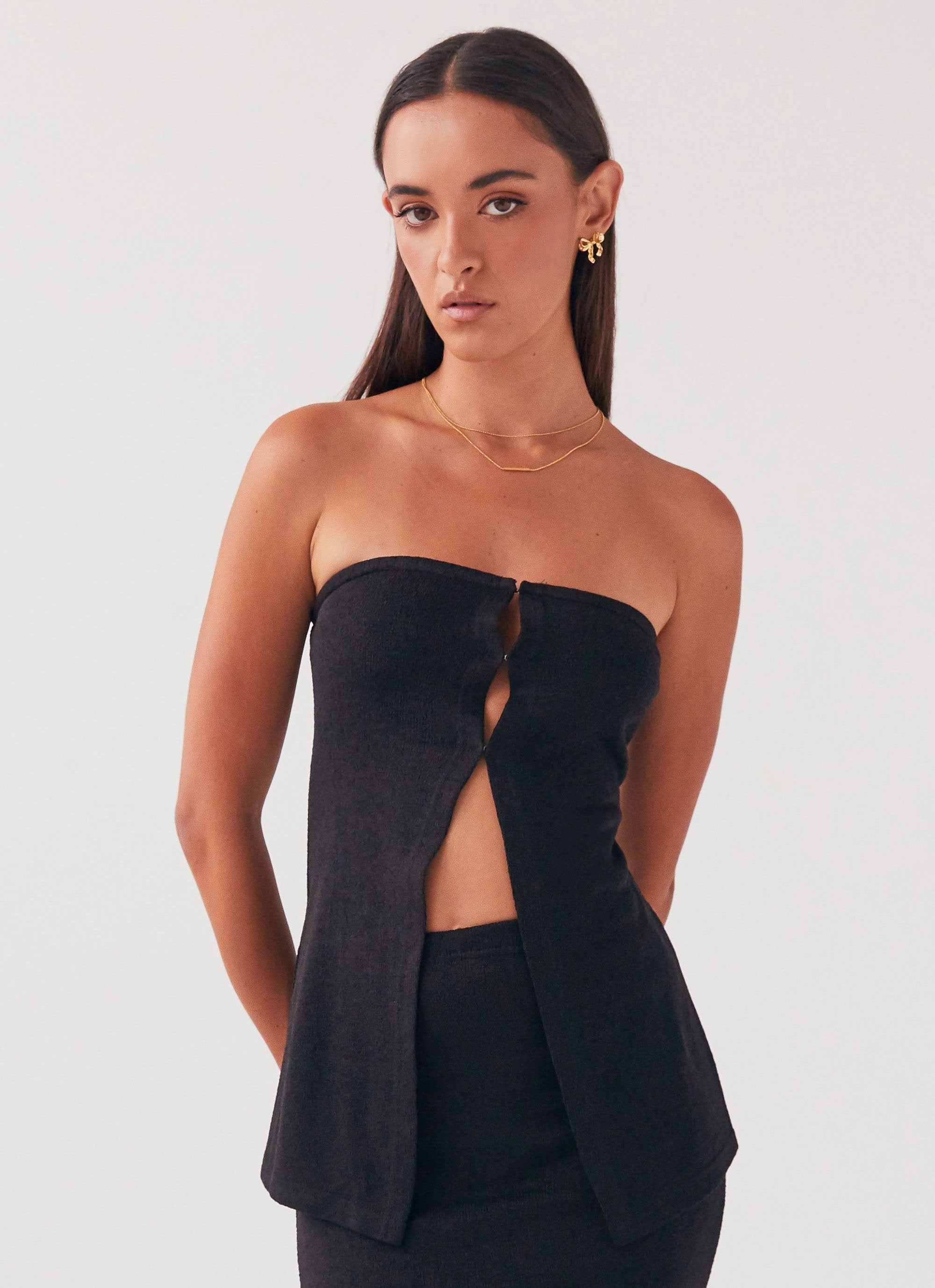 StretchFit Design Delicate Lady Knit Top - Black