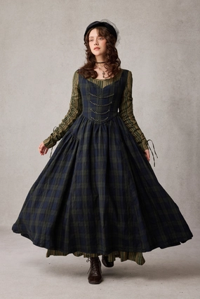 Trendy Cardigan Thistle 26 |Vintage victorian corset dress with Metal Chain
