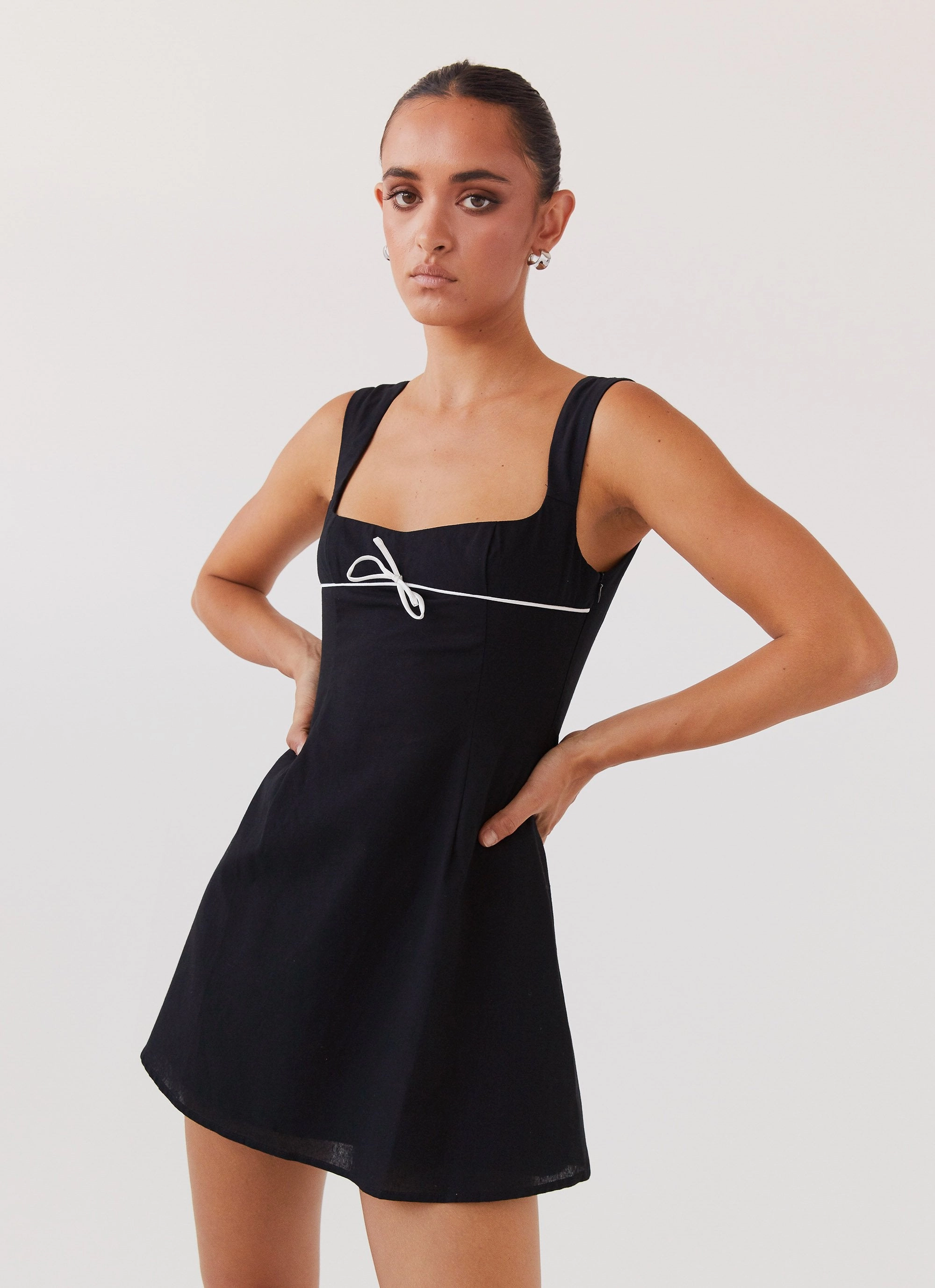 Cadence Mini Dress - Black urban vibe