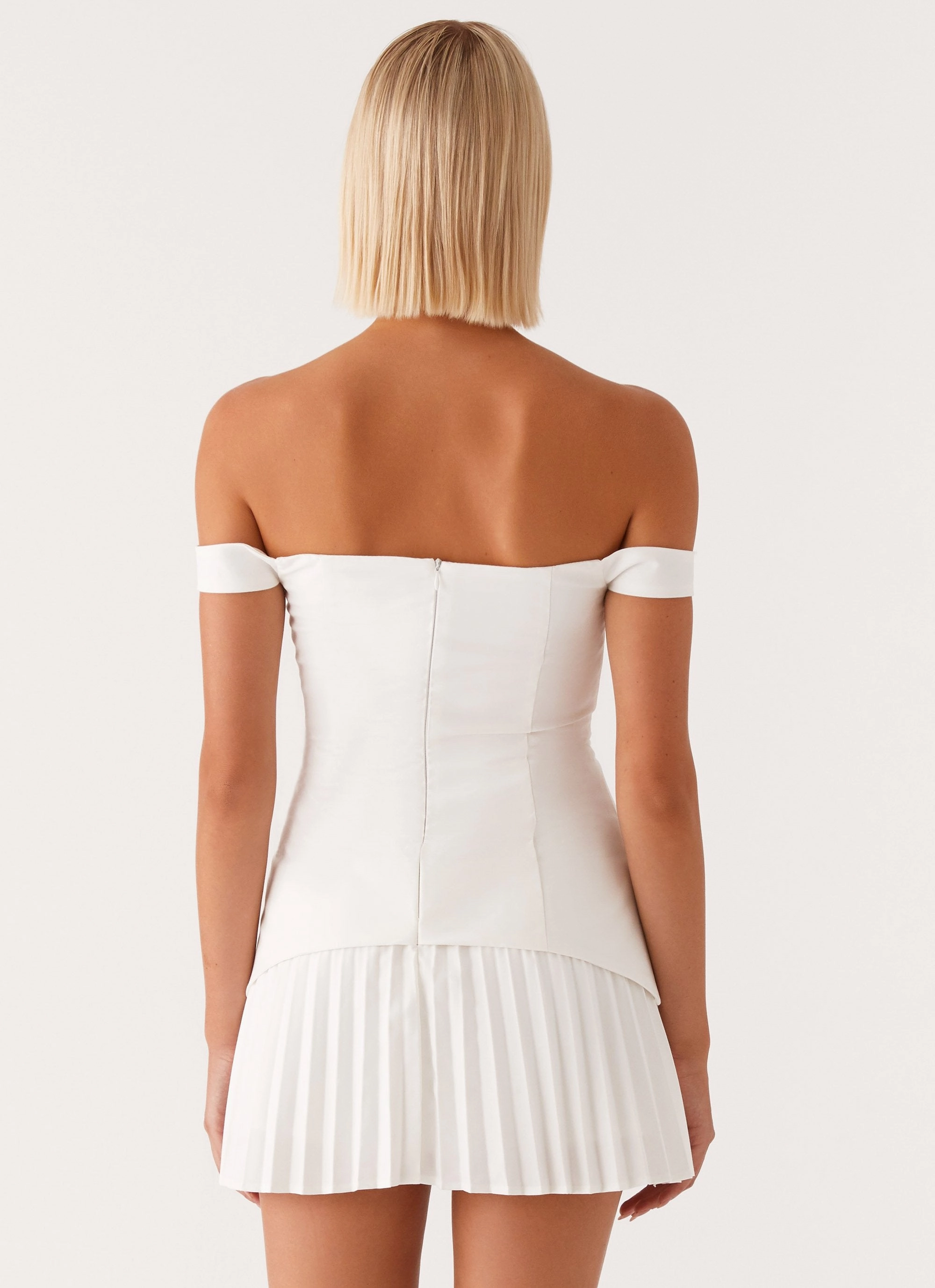 Classic Layer Lounge Mood Twisted Skies Off Shoulder Mini Dress - Off White