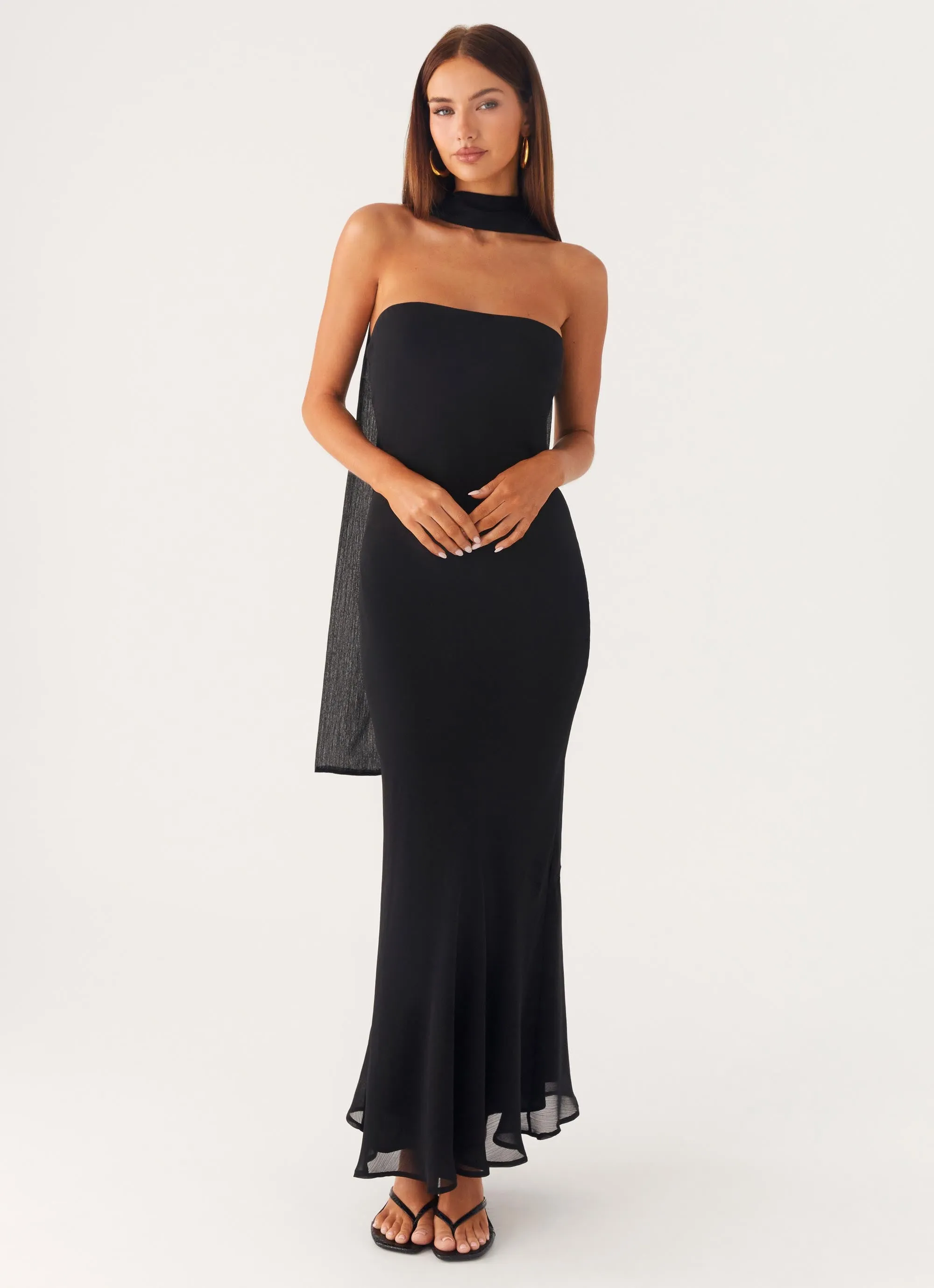 Standout Feature Under the Pagoda Maxi Dress - Black