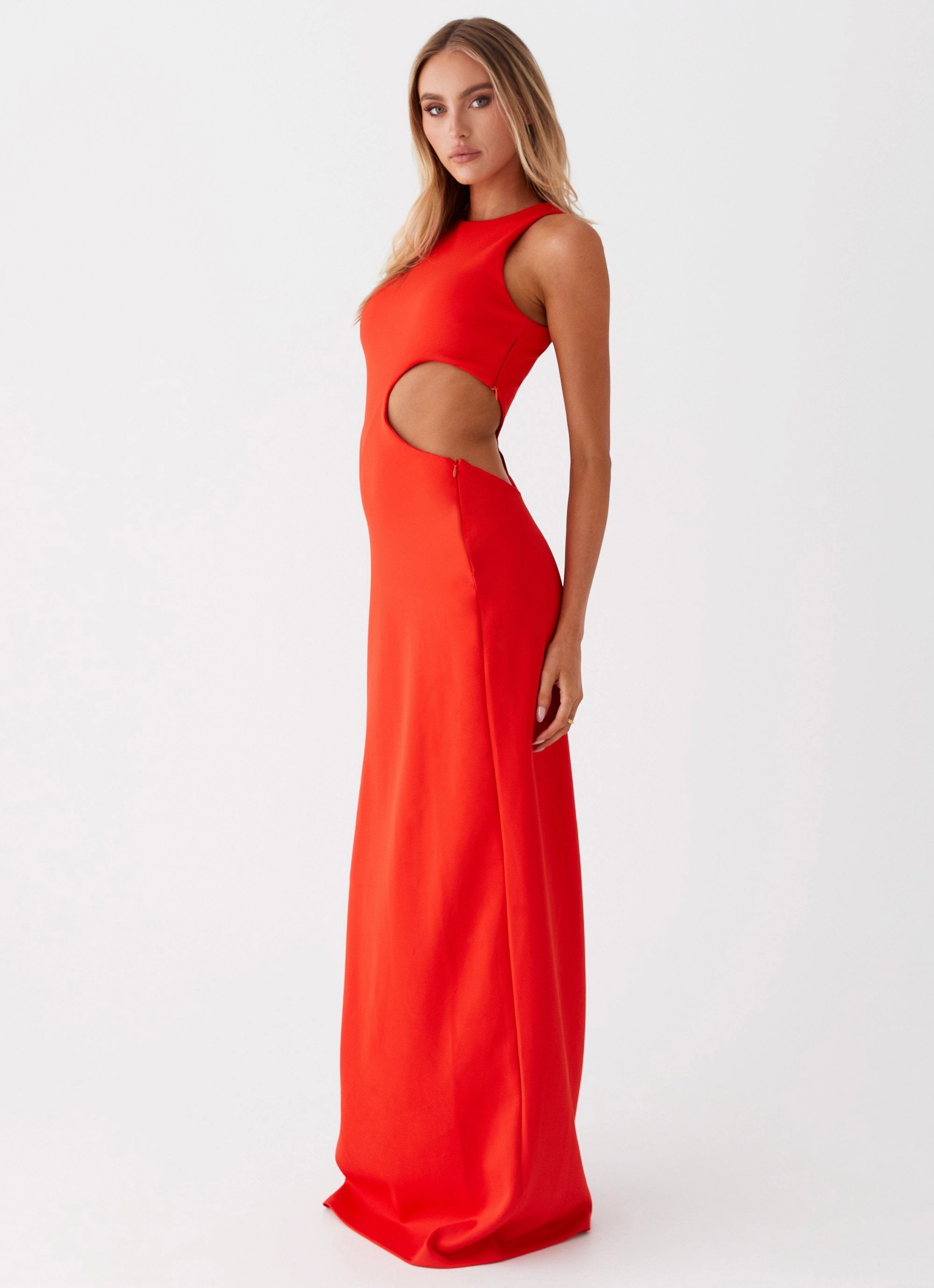 Warm-Layer Vaeloria Maxi Dress - Red