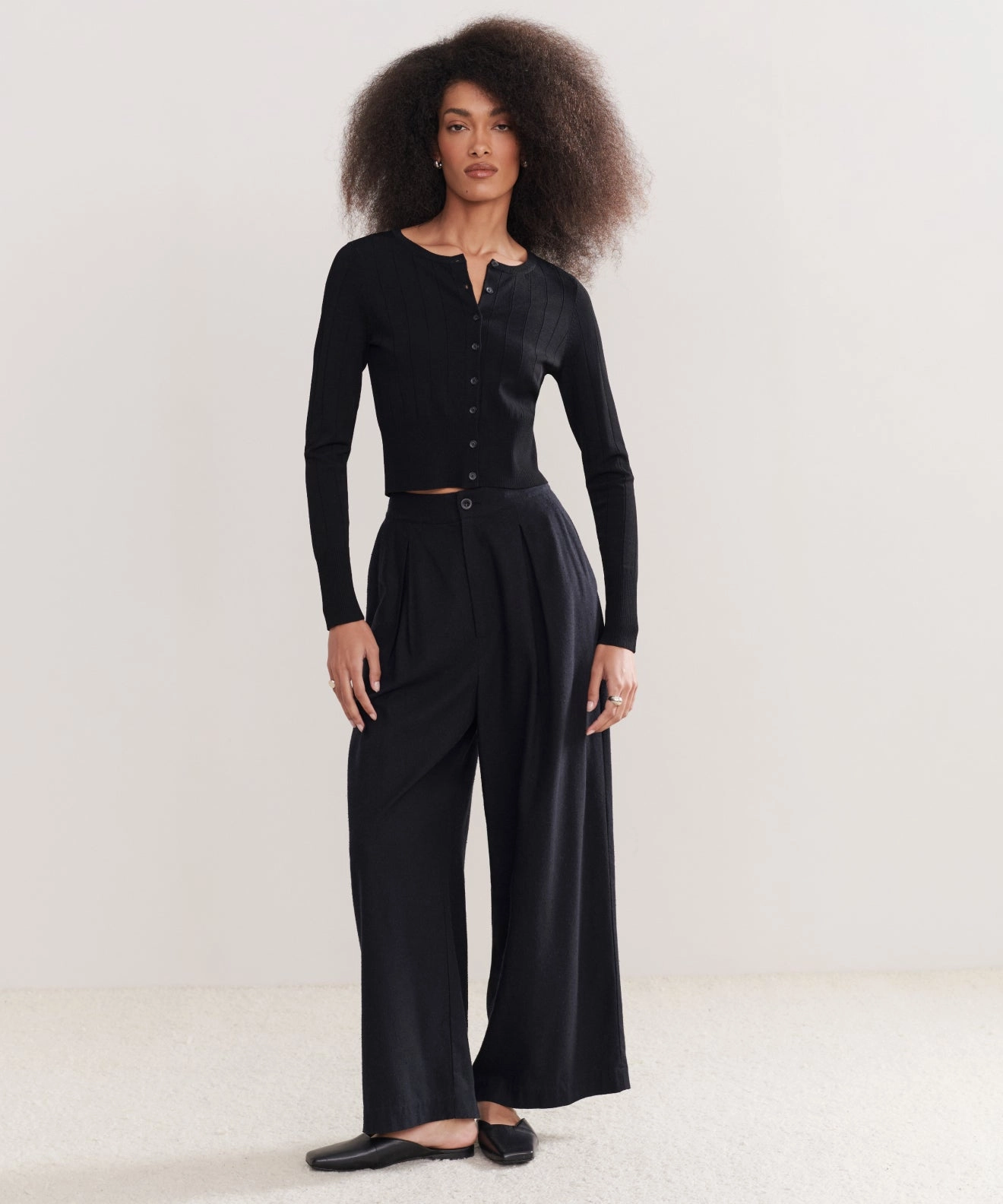 Relaxed Trouser No Chafe Sleek lines