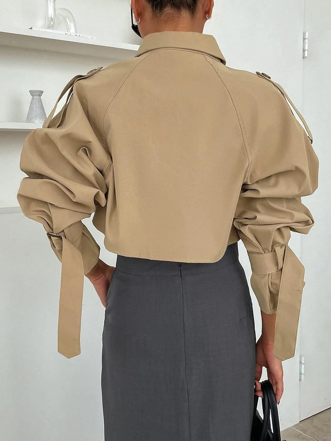 Verdusa Women's Button Front Buckle Raglan Sleeve Crop Jacket Trench Coat