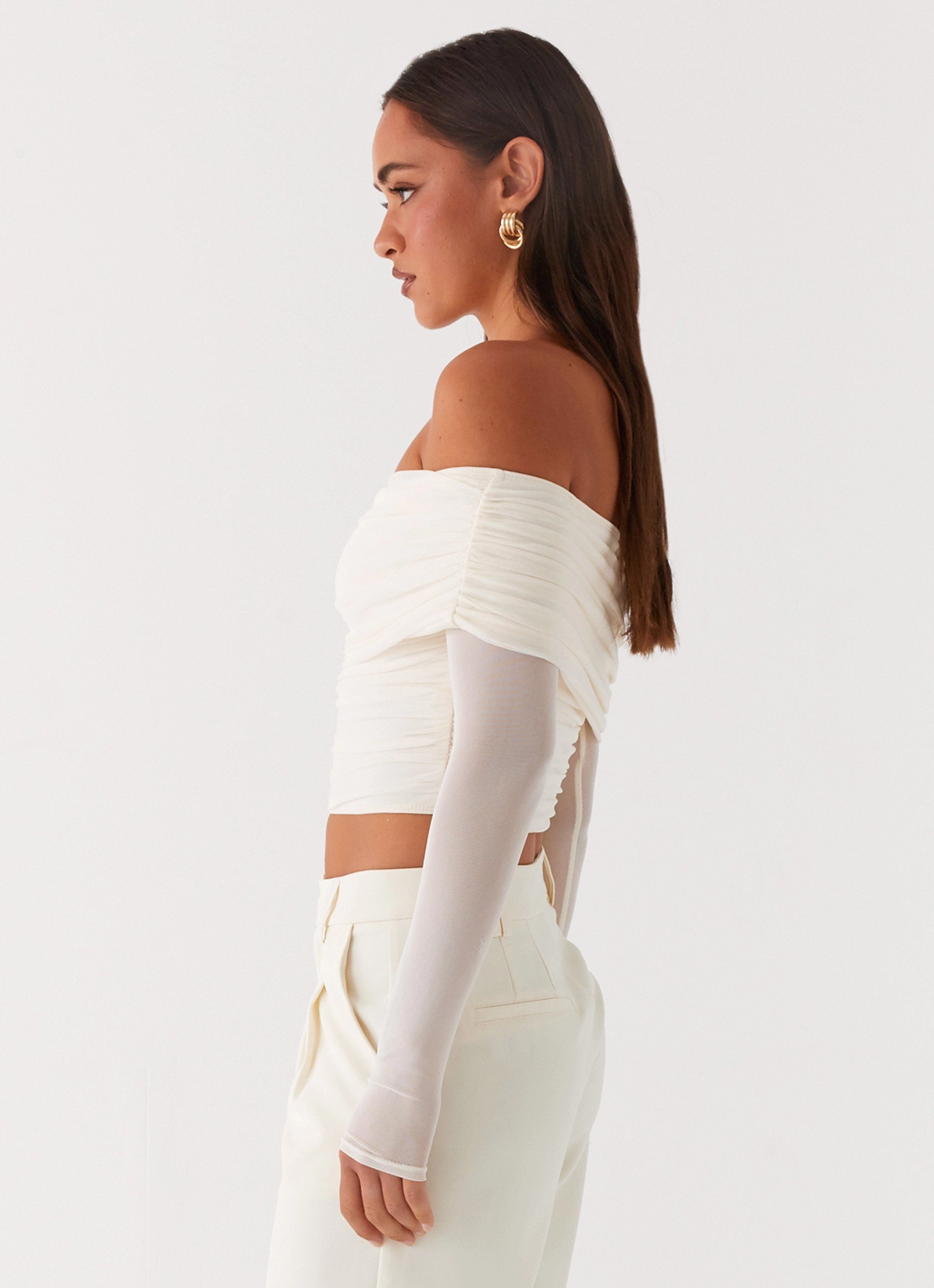 Flexible Material Moisture Wicking Technology Vivianne Off Shoulder Top - Ivory