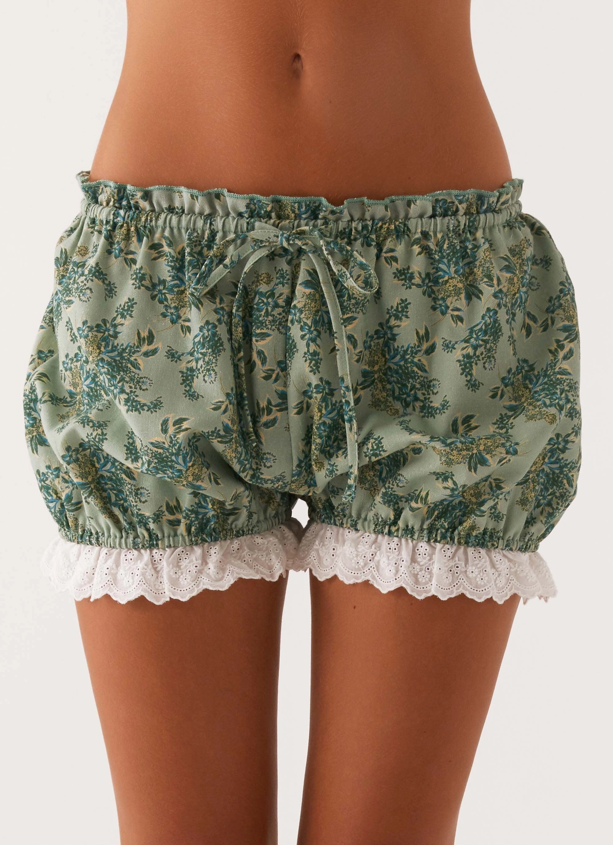 Weston Lace Trim Shorts - Cloud Nine Floral Minimal Stretch Fit