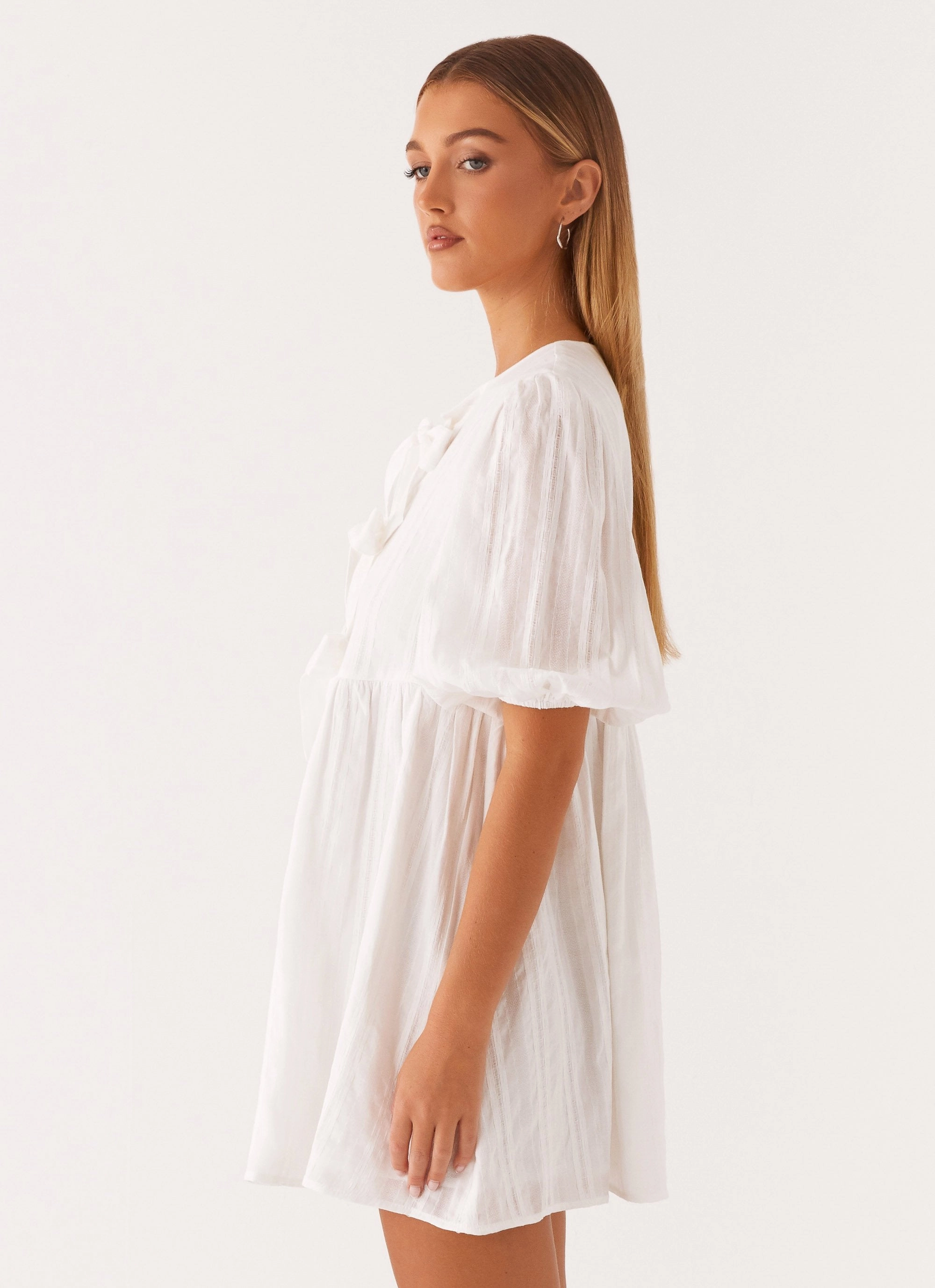 Perfect Look Smart Pairing Western Wind Tie Mini Dress - White