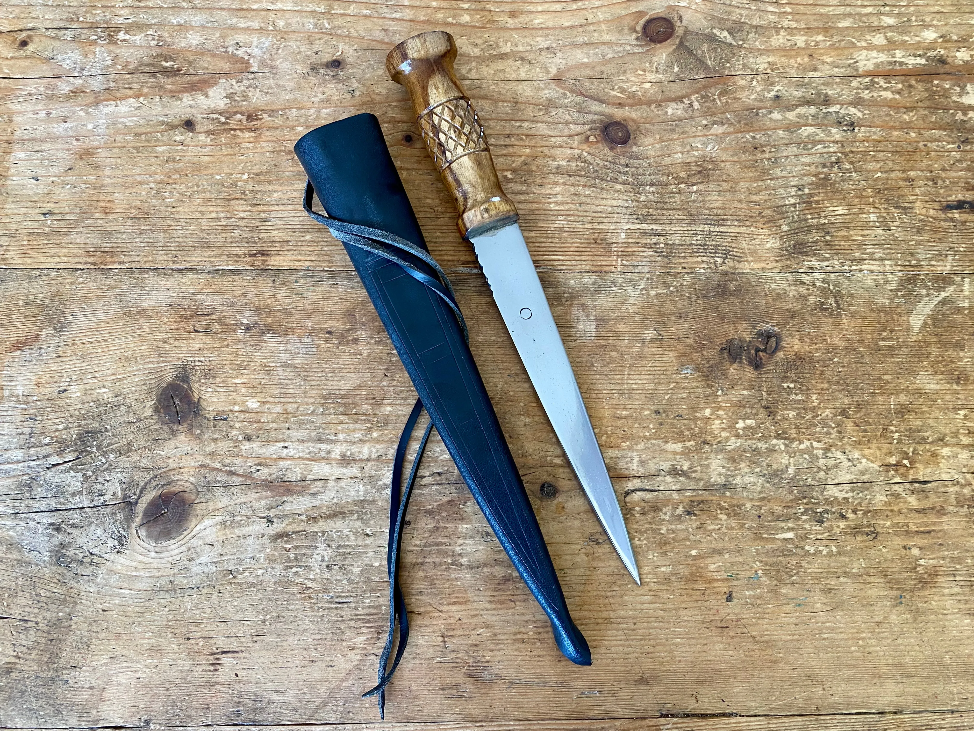 Whittle Tang Dagger