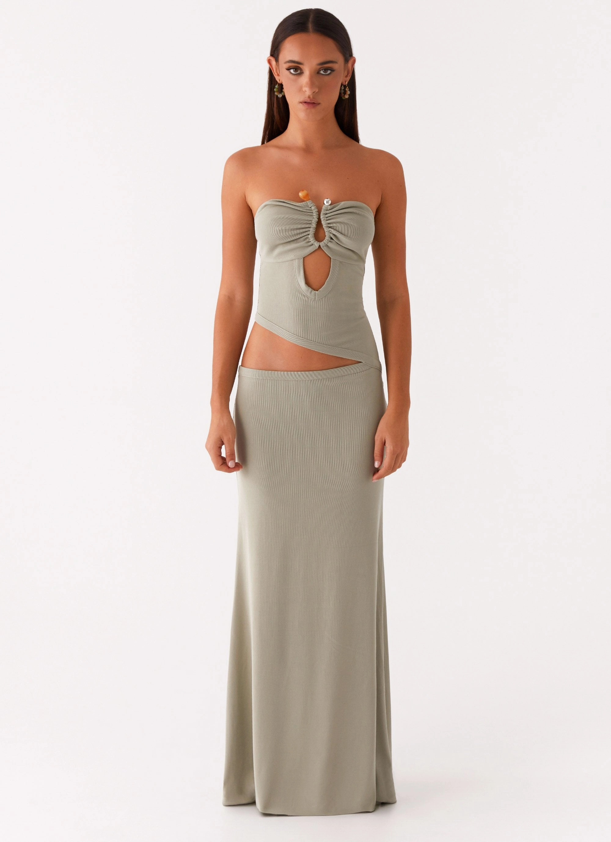 Wild Roses Maxi Dress - Sage Fitted waist Calm Fit