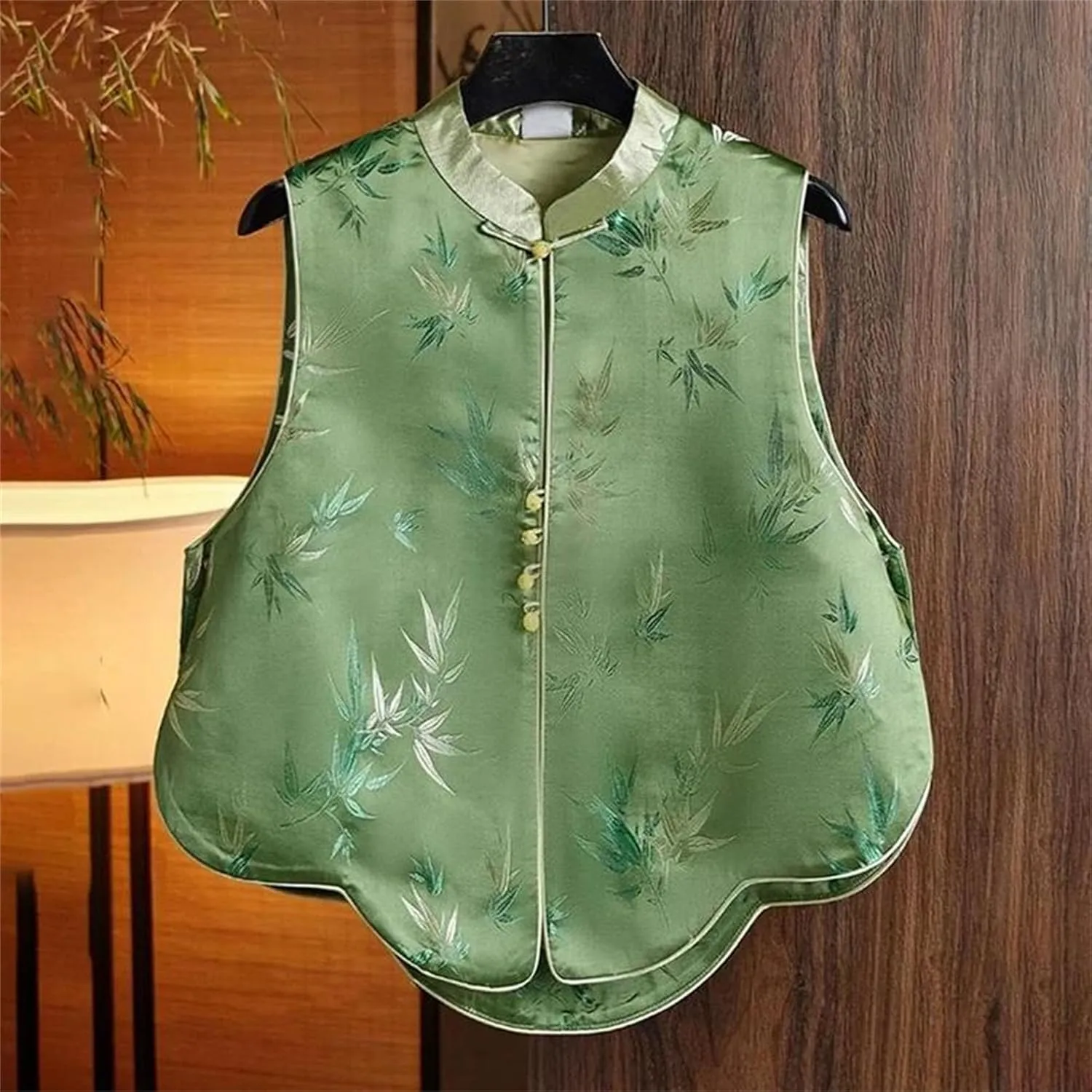 Women's Elegant Satin Blouse Breathable Sleeveless Short Vest with Asymmetric Hem Wedding Guest Top for Casual Wear