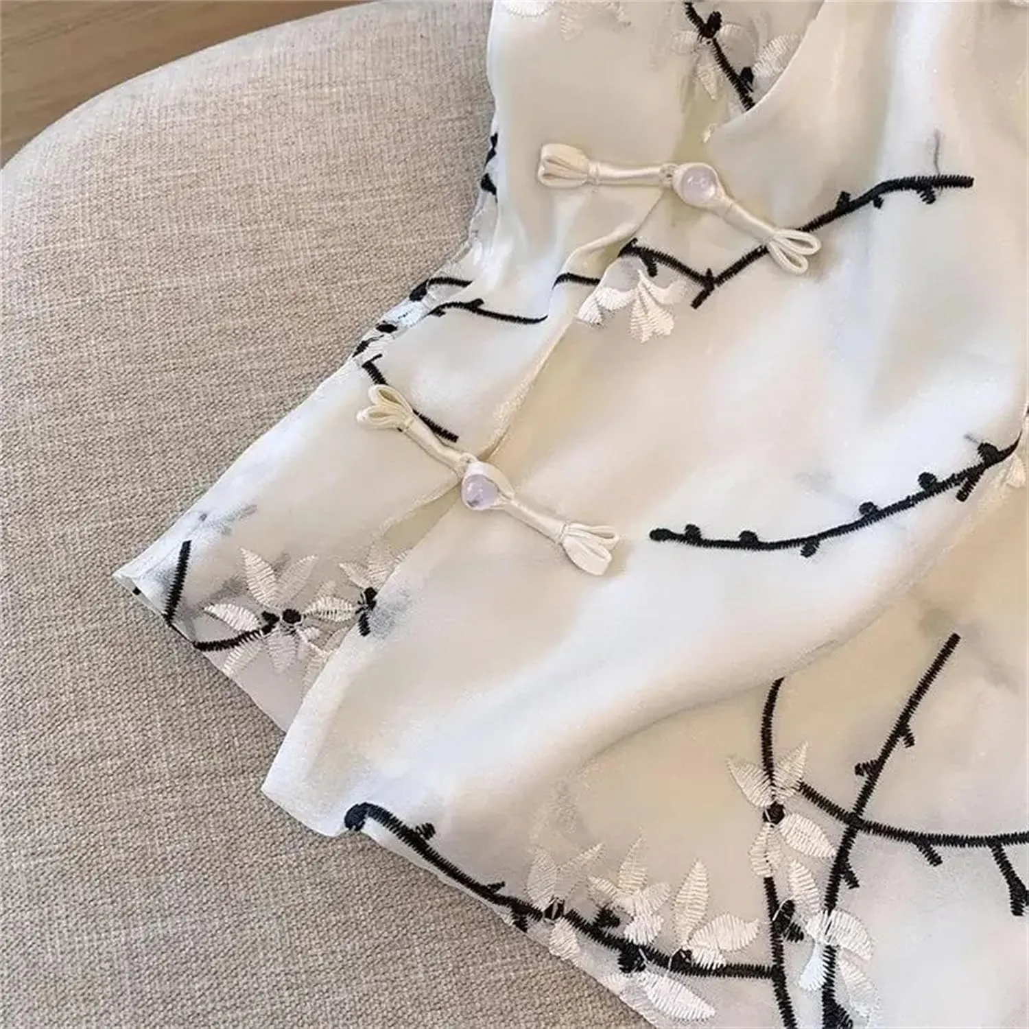 Women's Embroidered Mandarin Collar Vest Breathable Summer Wedding Guest Outfit Sleeveless Irregular Waistcoat