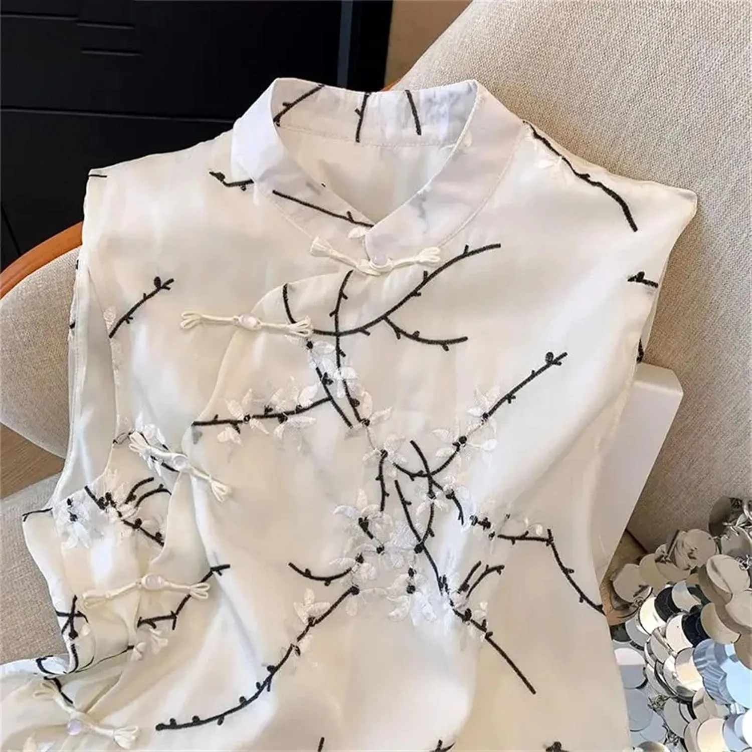 Women's Embroidered Mandarin Collar Vest Breathable Summer Wedding Guest Outfit Sleeveless Irregular Waistcoat