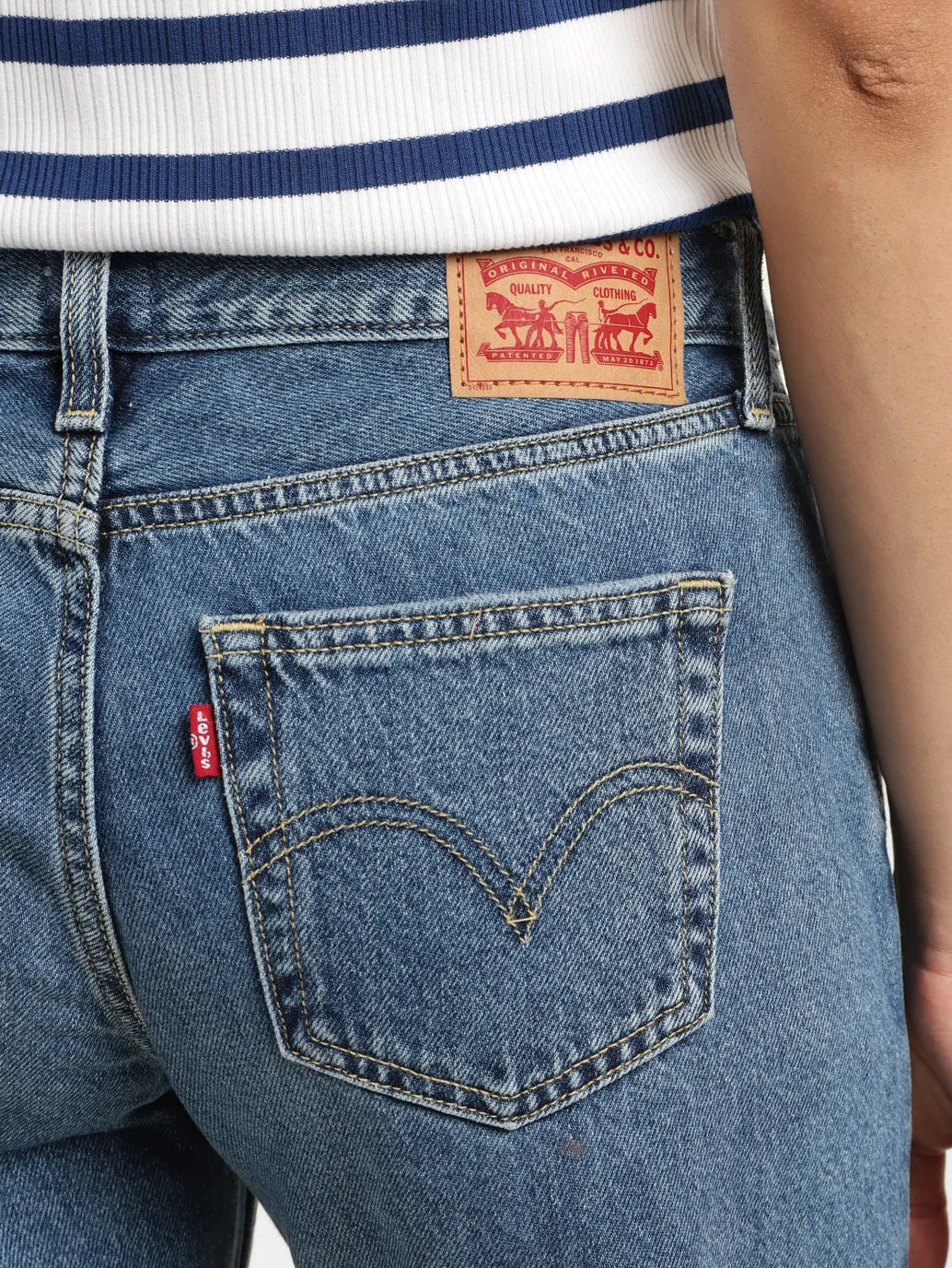 Women's Low Rise Loose Fit Jeans