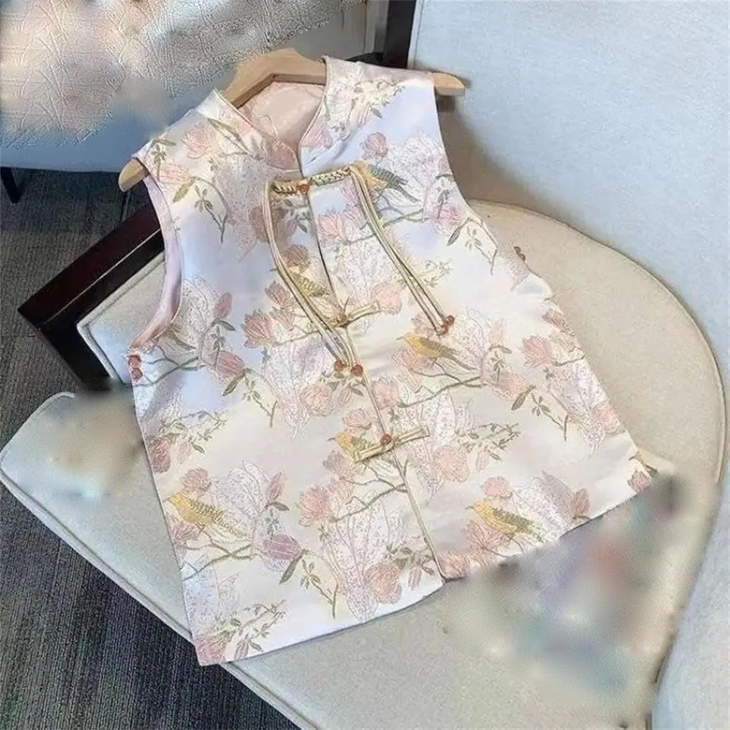 Women's Mandarin Collar Jacquard Vest - Elegant Sleeveless Button Down Waistcoat with Side Split Wedding Guest Outfit