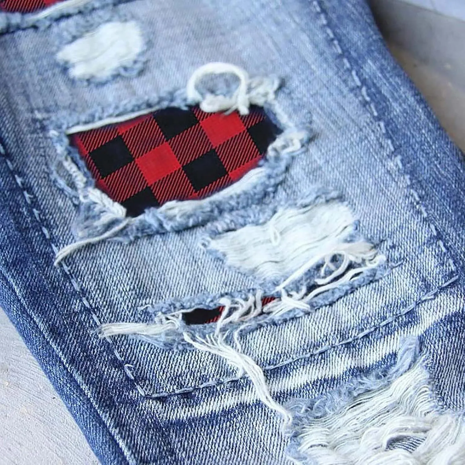 Women's Plaid Patchwork Boyfriend Distressed Jeans Light Sweatpant Jeans Wide Leg High Waisted with Pockets