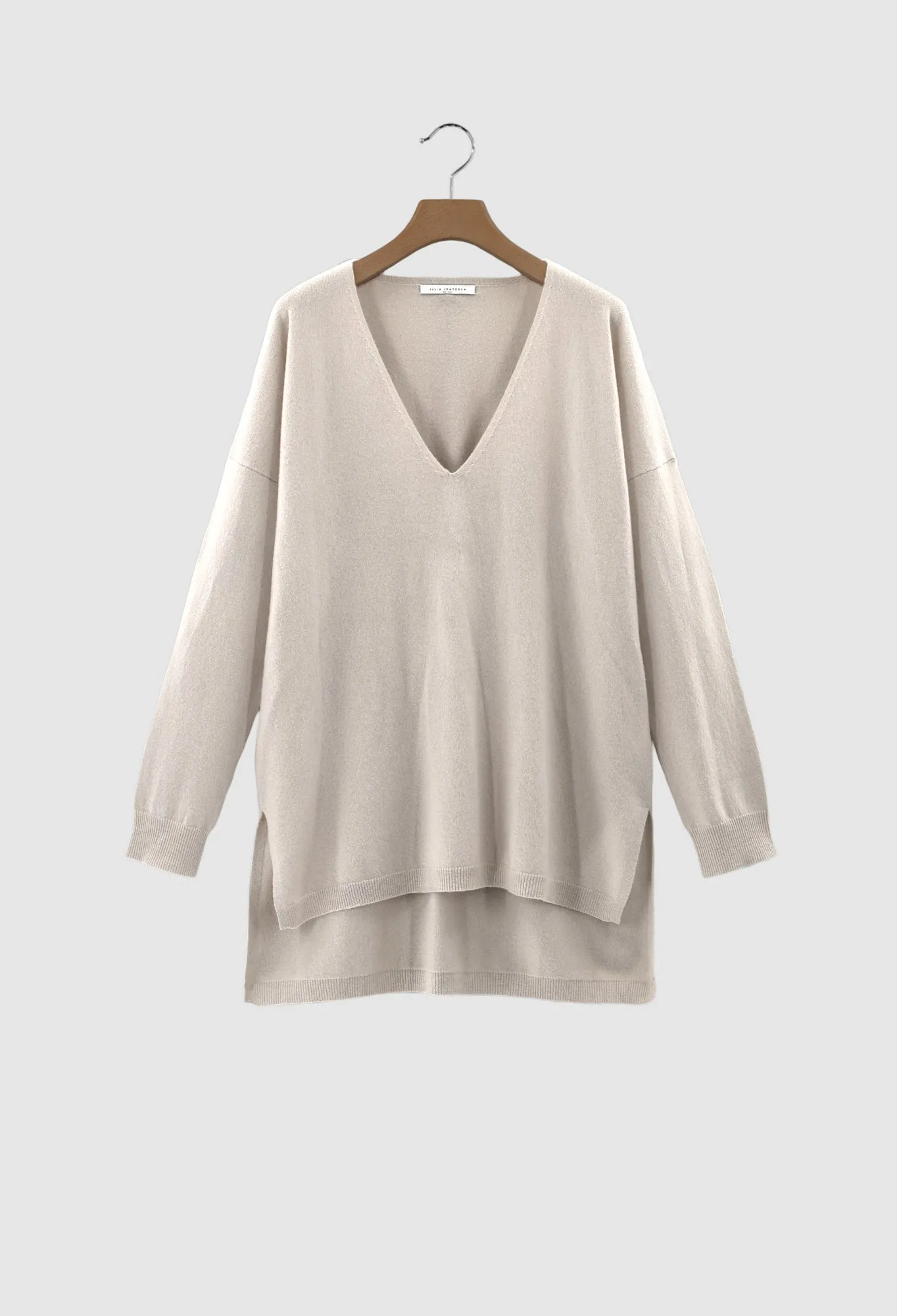 YARA - 12gg Cashmere V-Neck Sweater in Oat
