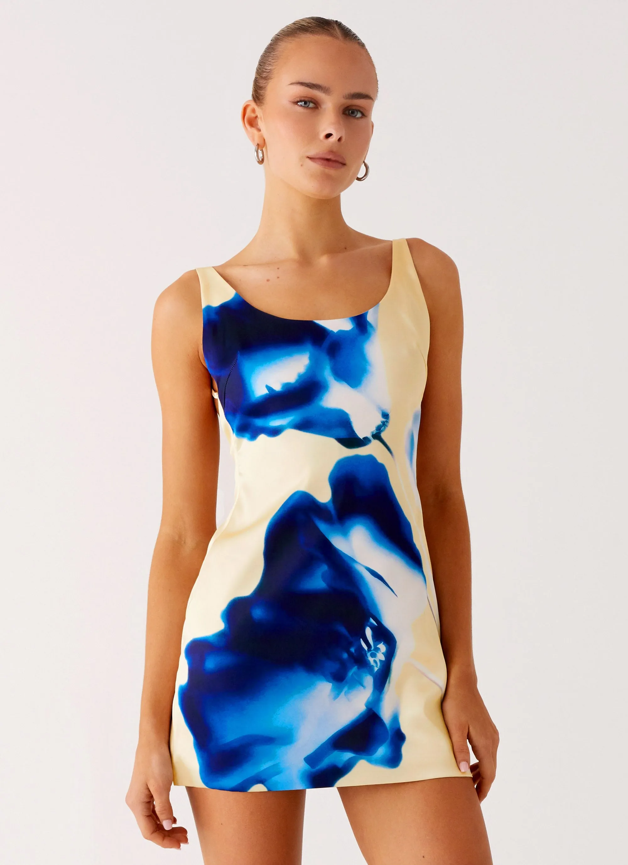 Modern Fit Weekend Chic You Know Me Mini Dress - Heirloom Floral