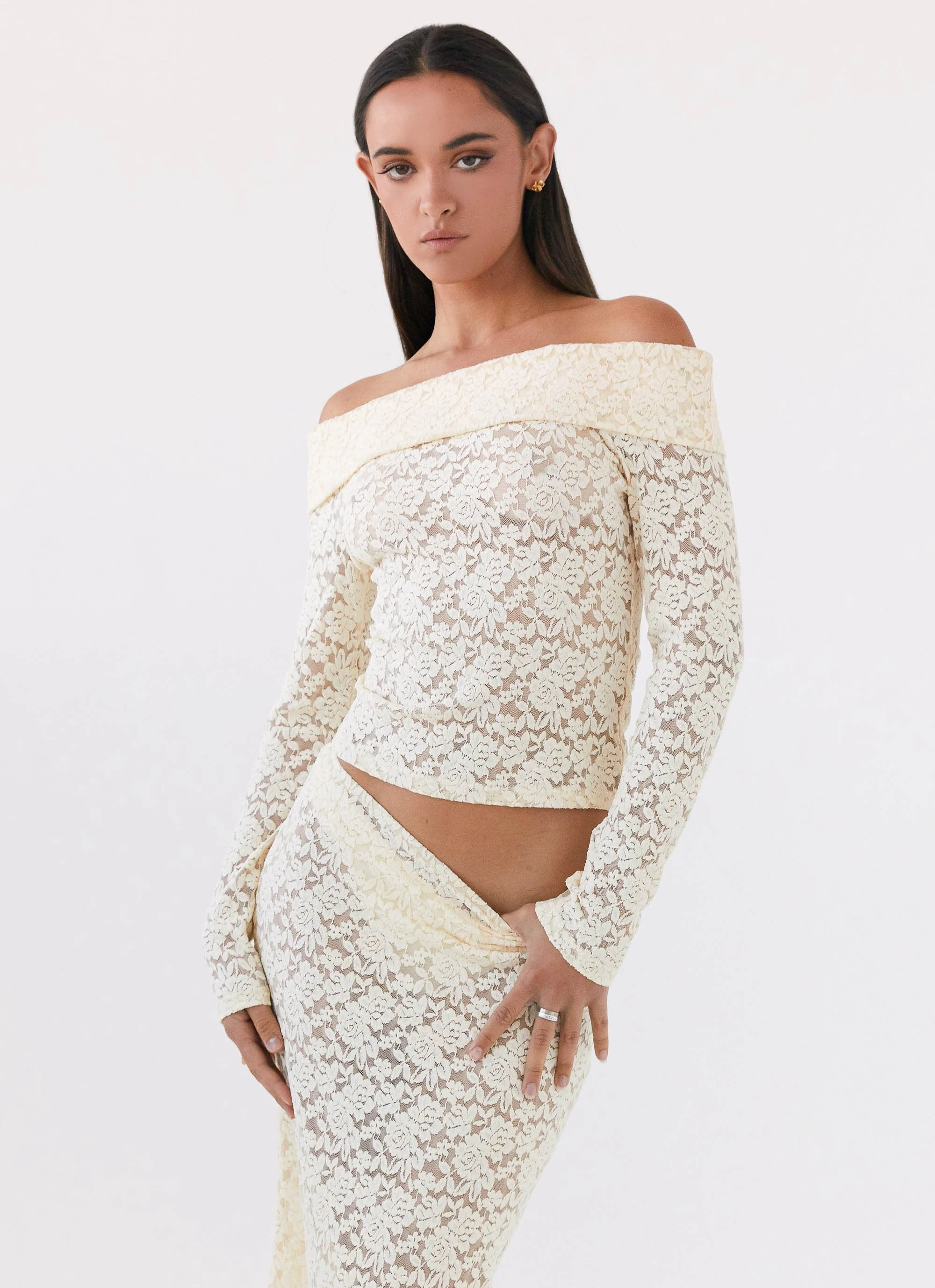MoistureManagementSystem Contoured Side Panels Zephyra Lace Long Sleeve Top - Natural